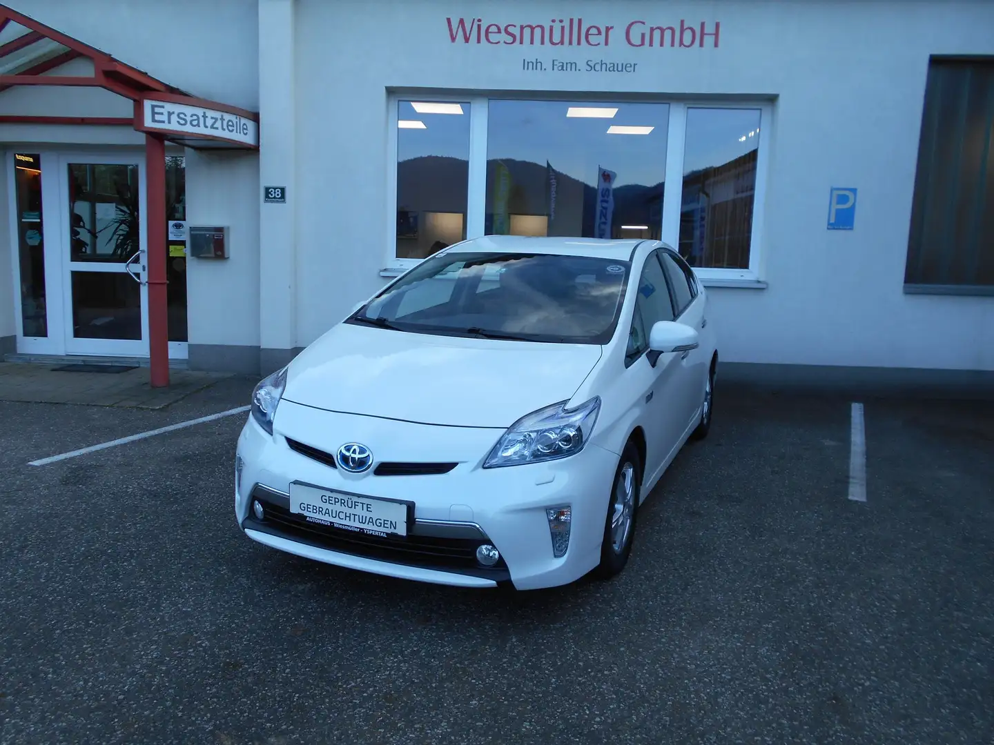 Toyota Prius Prius 1,8 VVT-i Hybrid Plug In Premium Weiß - 2