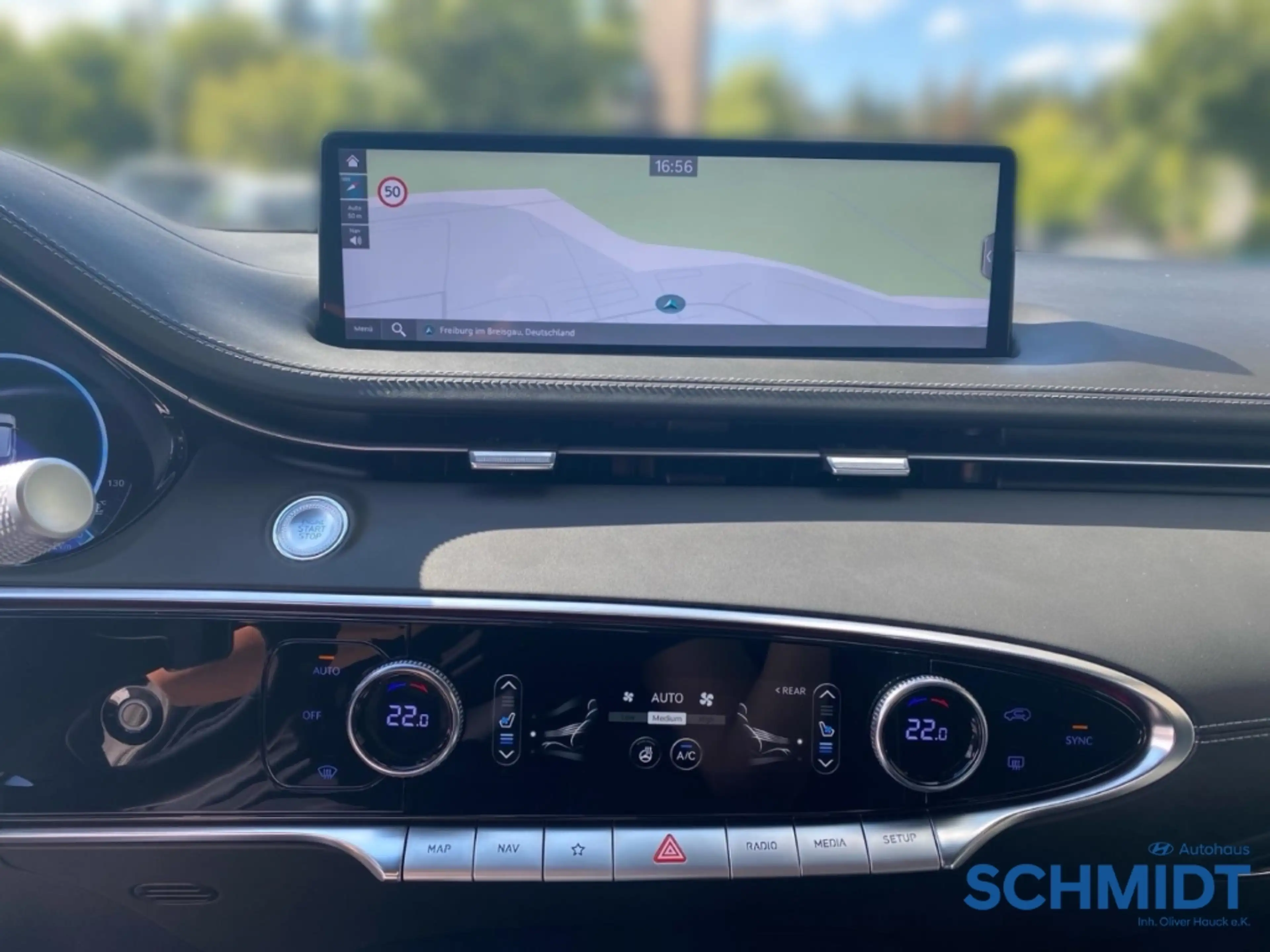 Genesis GV70 Sport 4WD 2.2 Diesel  El. Panodach Memory Sitze LE — photo 9