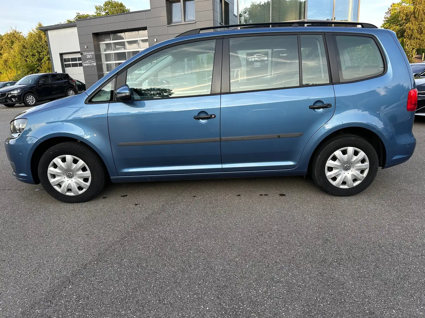 Volkswagen Touran Trendline / 7-Sitzer / AHK Blau - 2