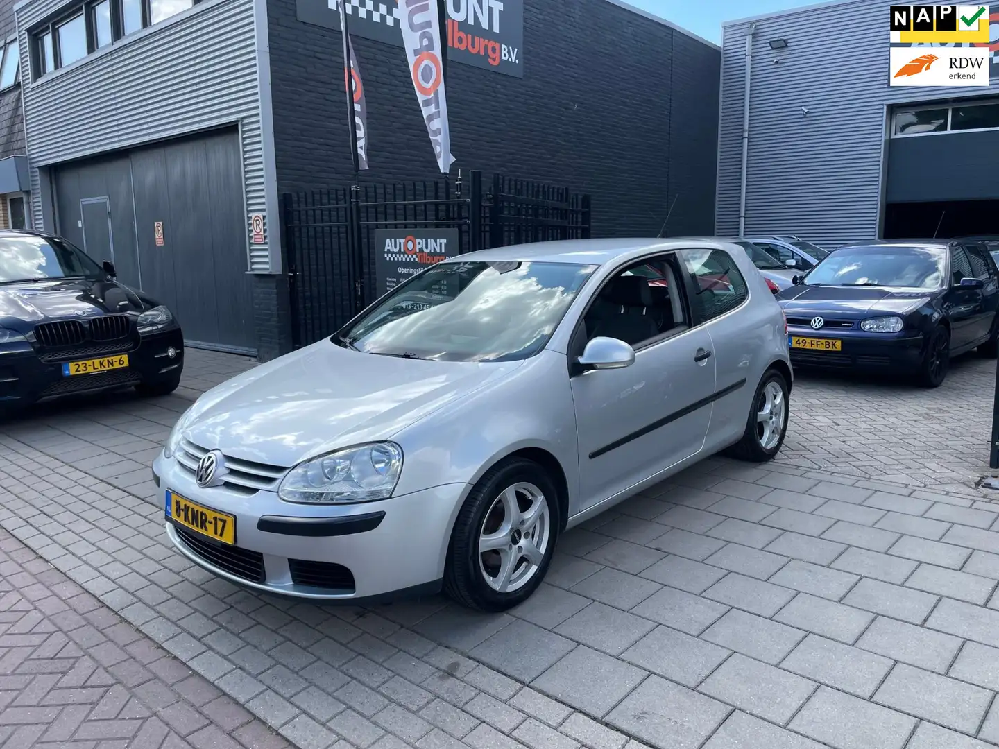 Volkswagen Golf 1.6 FSI Trendline Sport Airco NAP APK 1 Jaar Grijs - 1