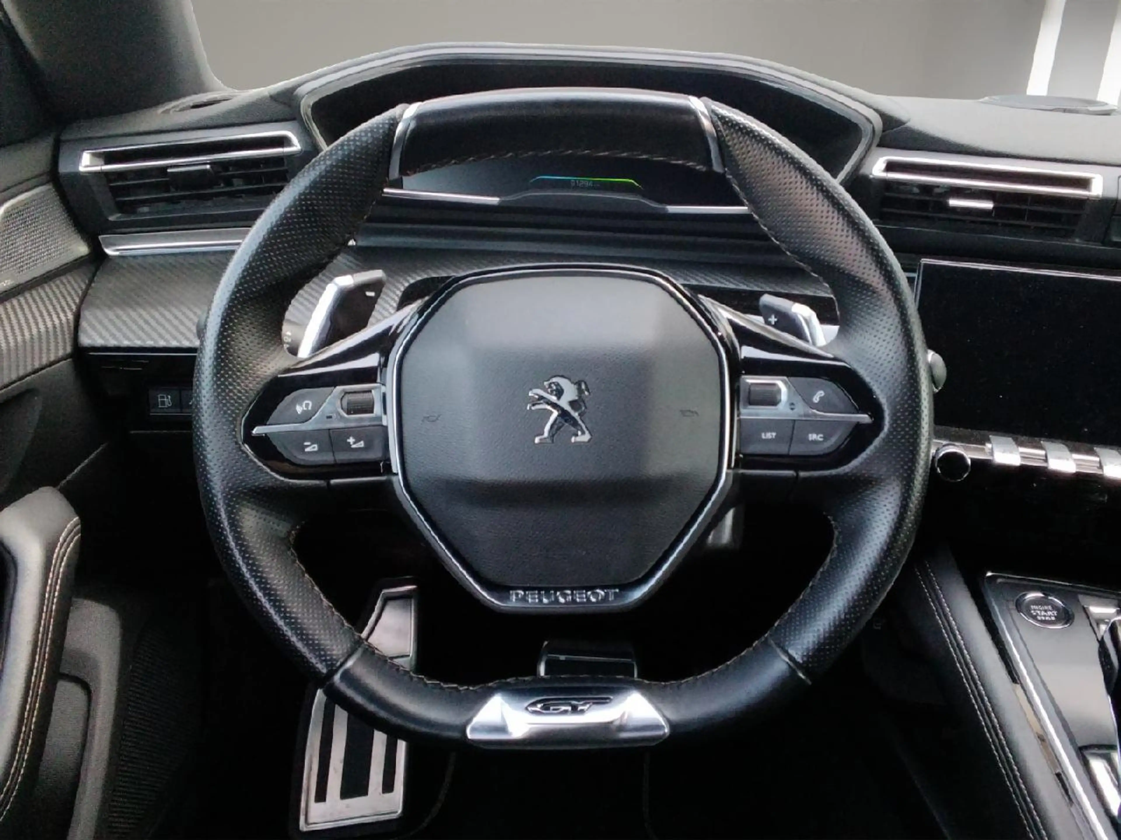 Peugeot 508 Hybrid 225 GT — photo 10