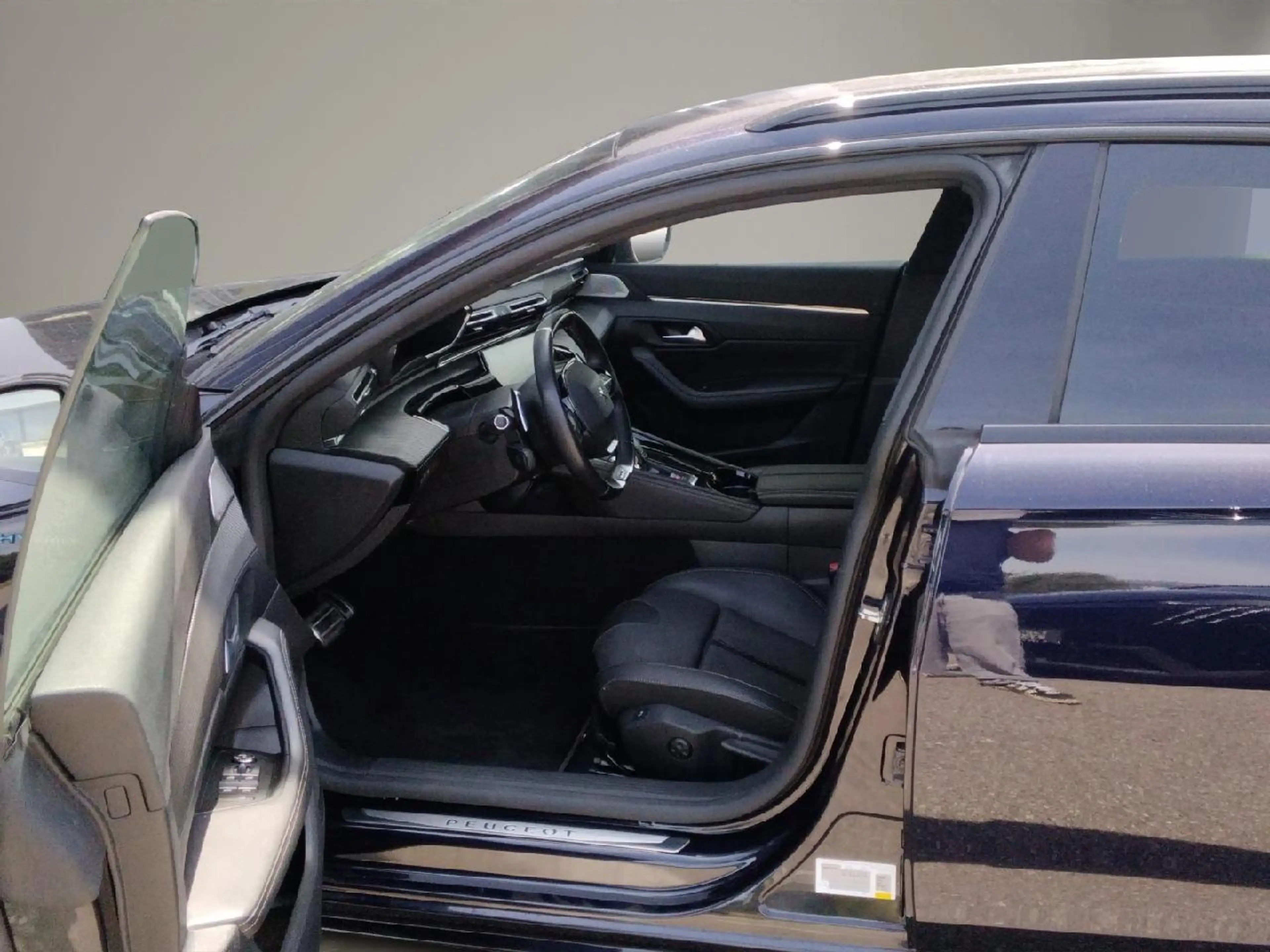 Peugeot 508 Hybrid 225 GT — photo 9