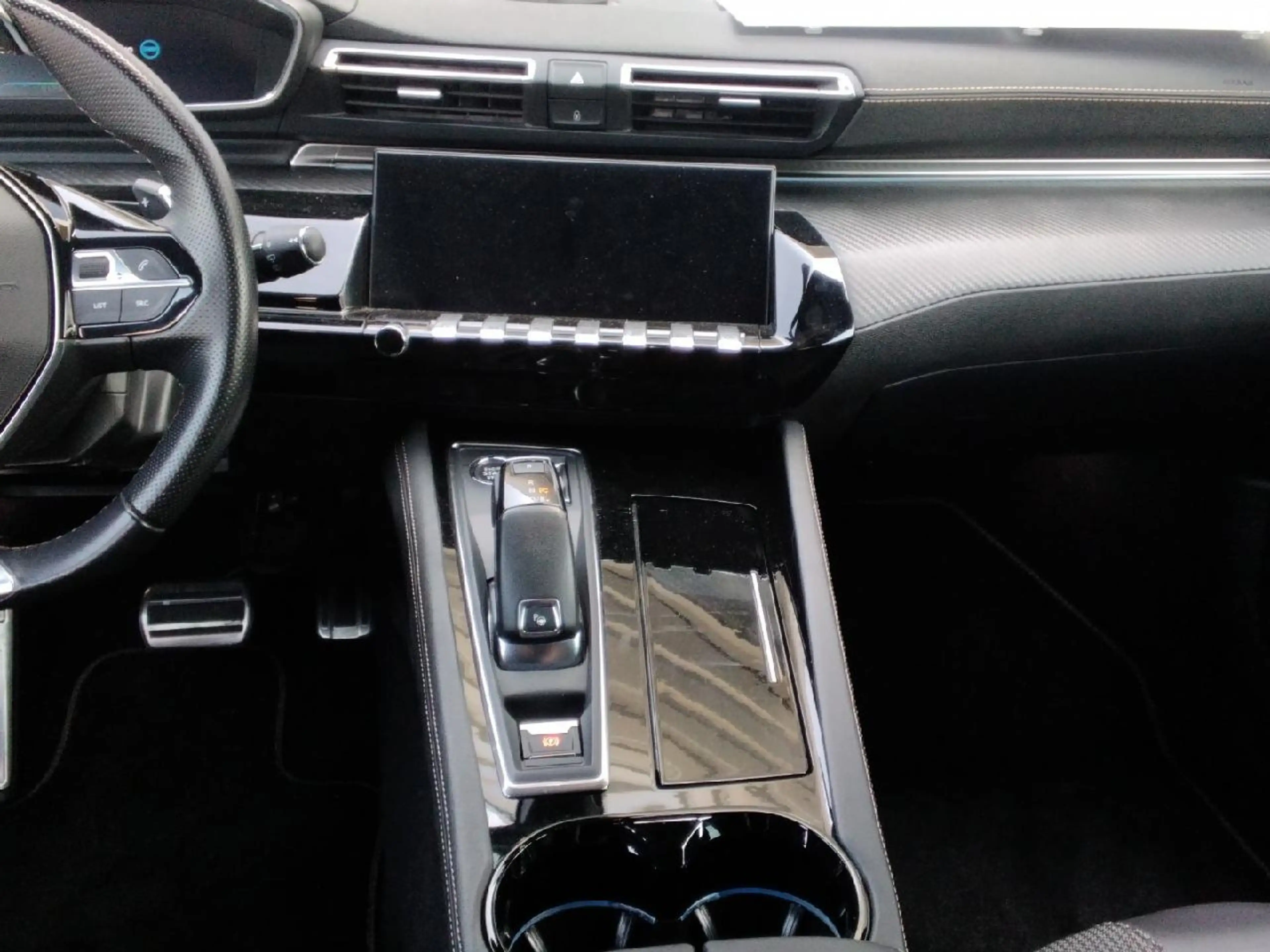 Peugeot 508 Hybrid 225 GT — photo 15