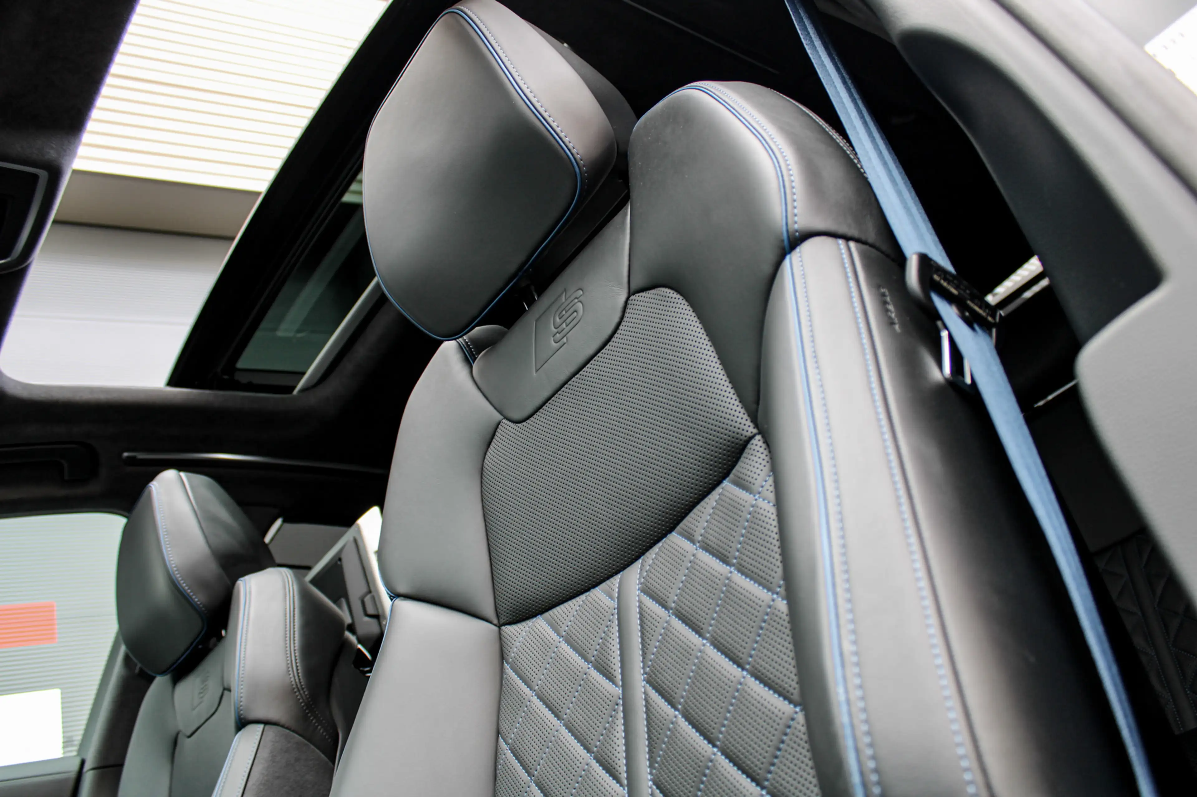 Audi A8 60 TFSI e quattro | Audi Exclusive | B&O | 4-wiel — photo 5