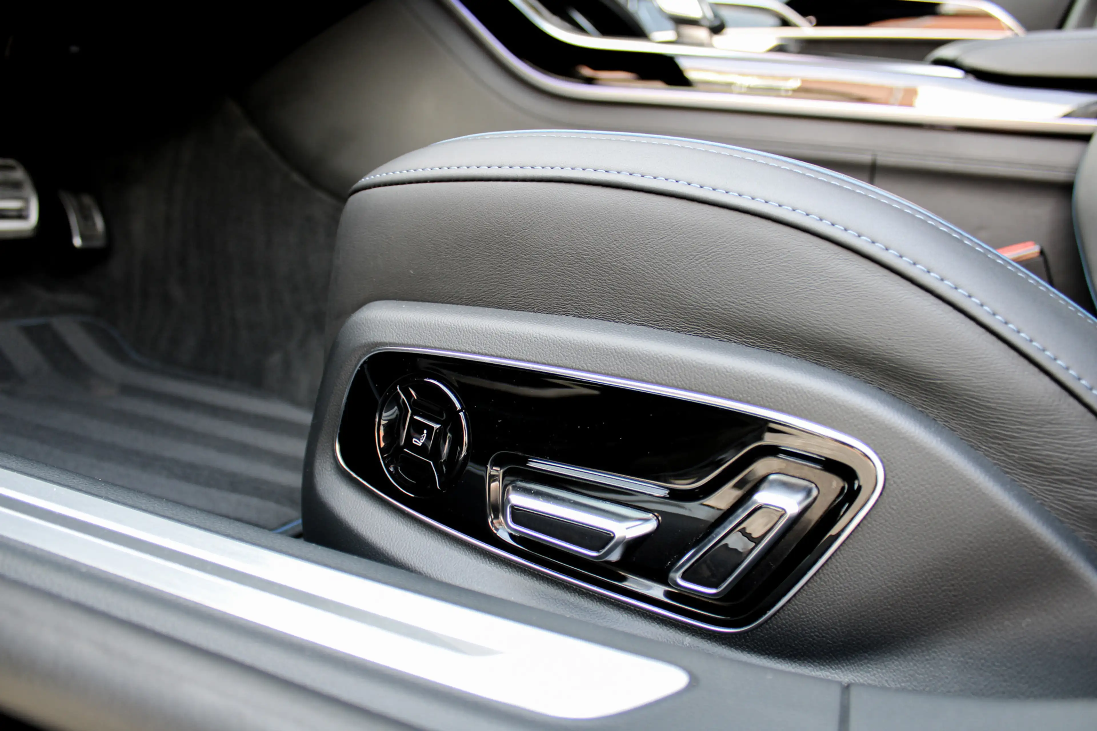 Audi A8 60 TFSI e quattro | Audi Exclusive | B&O | 4-wiel — photo 46
