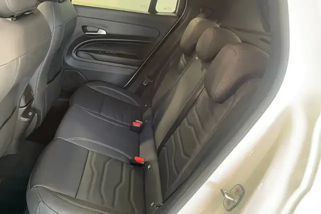 Jeep Avenger view 15