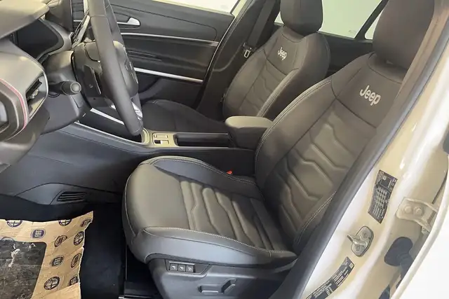Jeep Avenger view 12