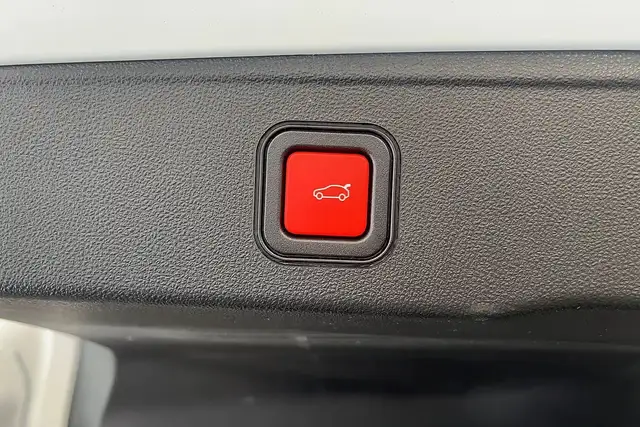 Jeep Avenger view 8