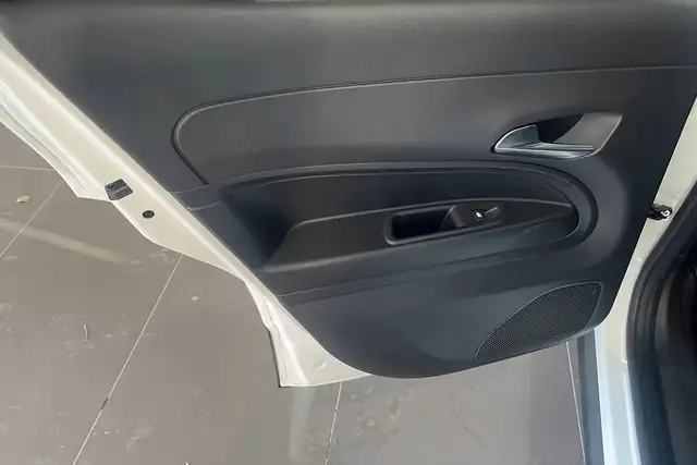 Jeep Avenger view 14