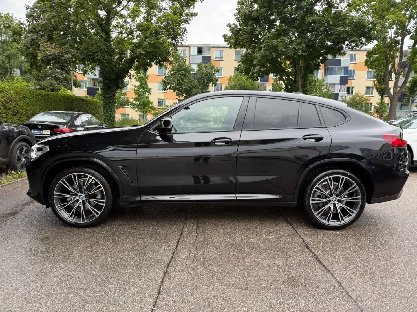 BMW X4 xDrive 20i MSport AUT~Pano~Ambie~LiveC~Leder Schwarz - 2