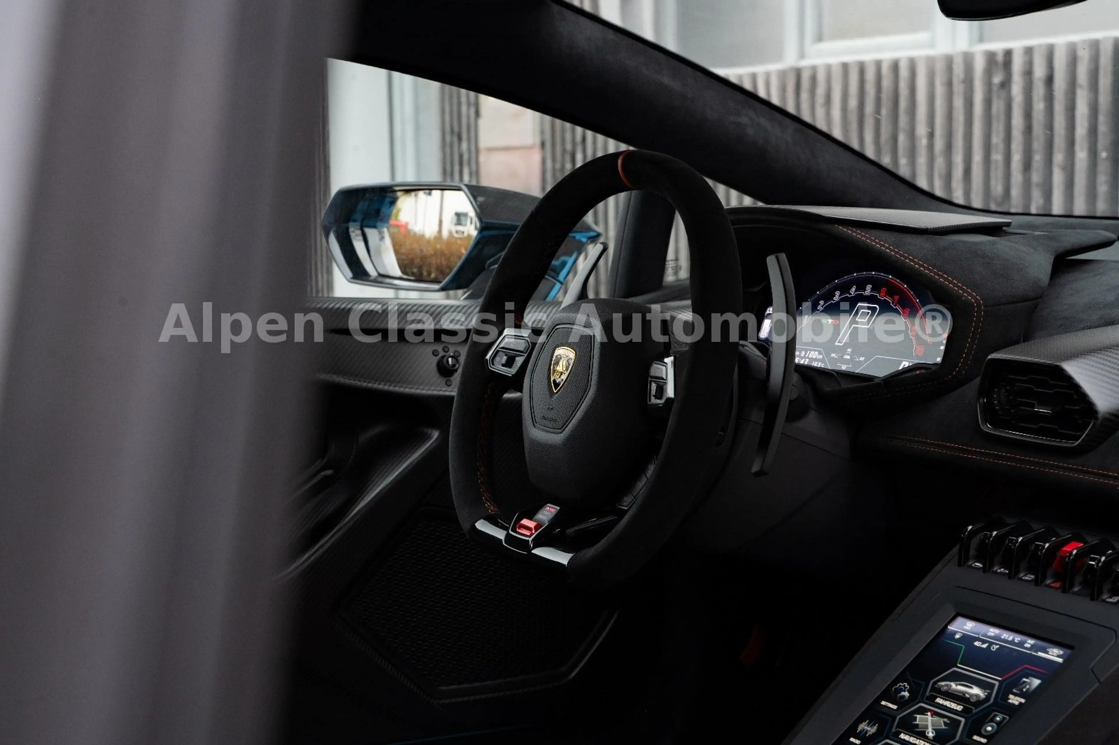 Lamborghini Huracán STO On Stock, Lift, CarPlay — photo 11
