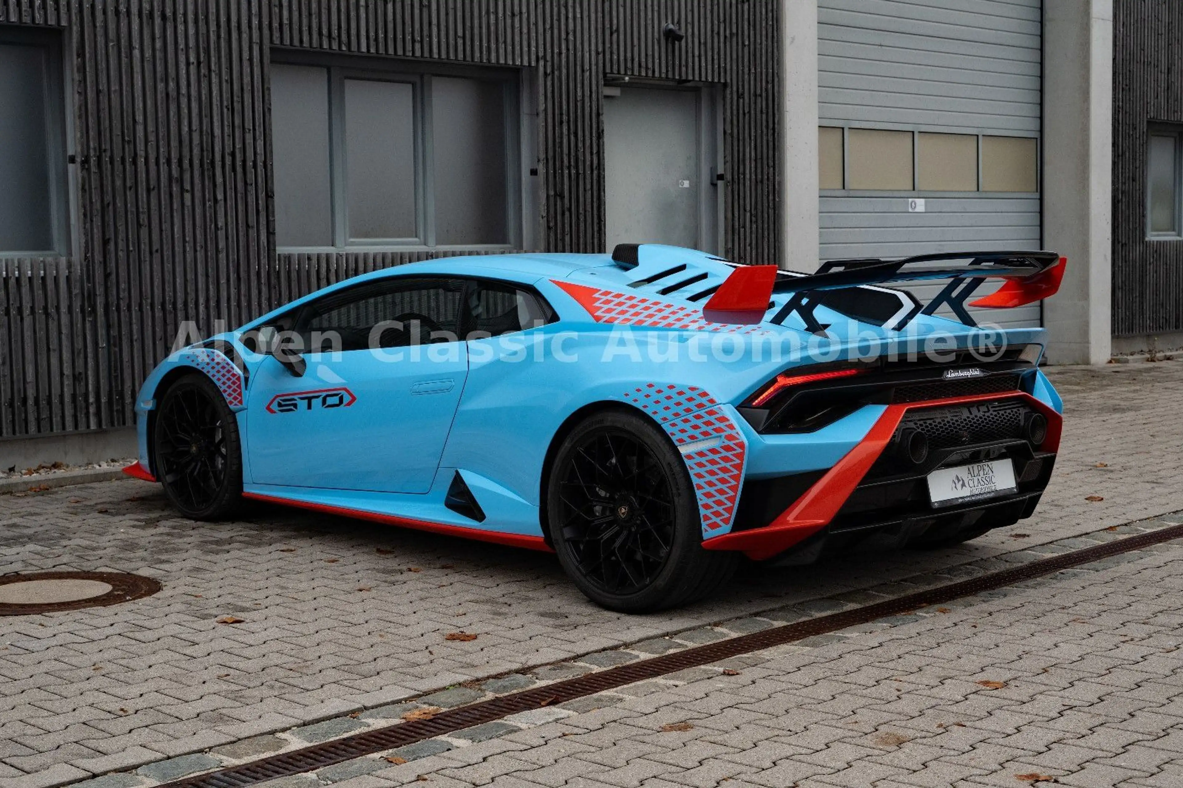 Lamborghini Huracán STO On Stock, Lift, CarPlay — photo 5