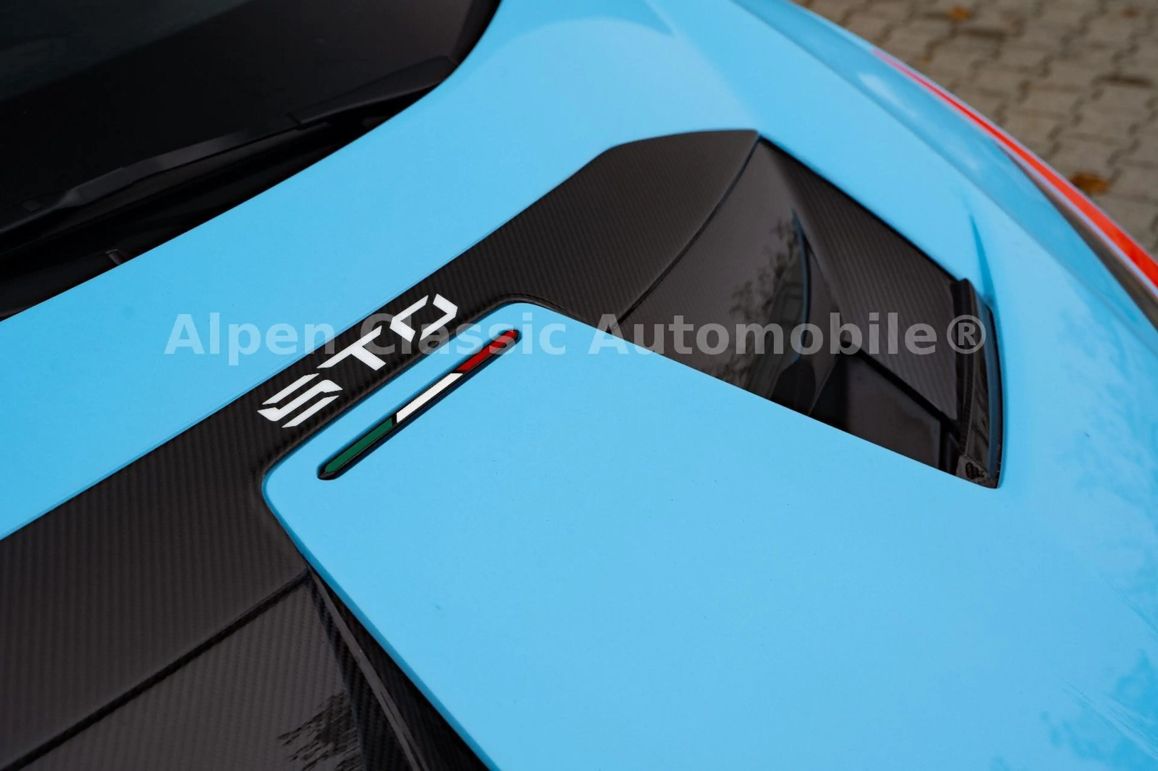 Lamborghini Huracán STO On Stock, Lift, CarPlay — photo 9