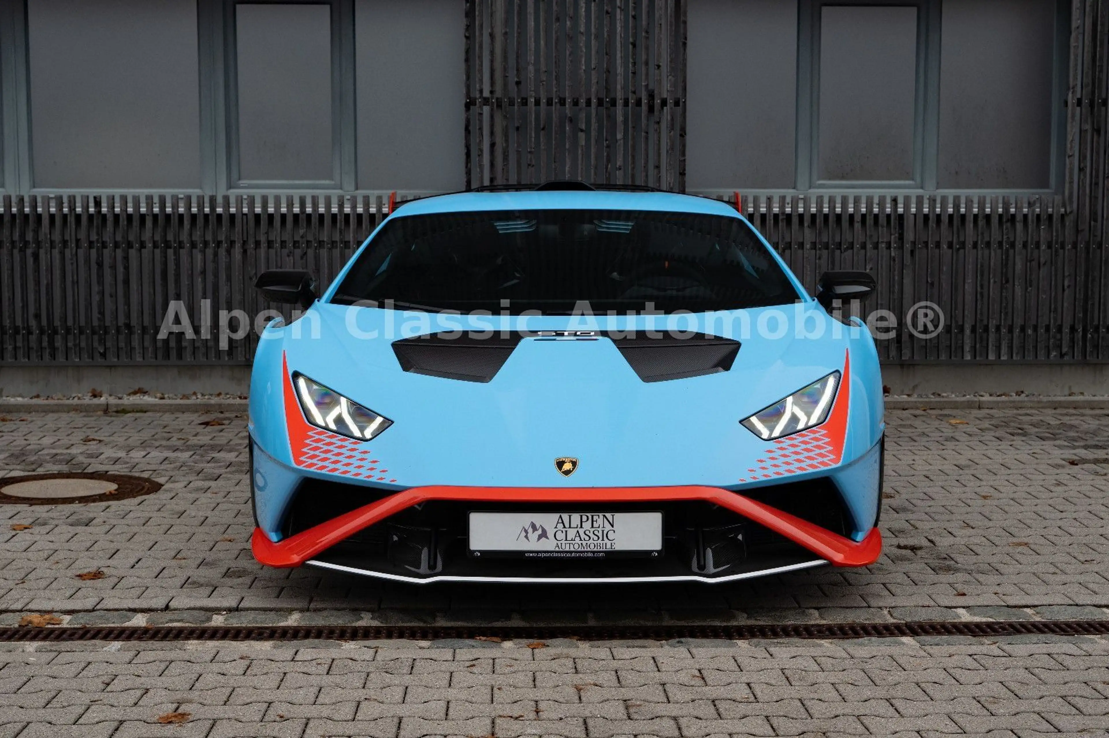 Lamborghini Huracán STO On Stock, Lift, CarPlay — photo 7