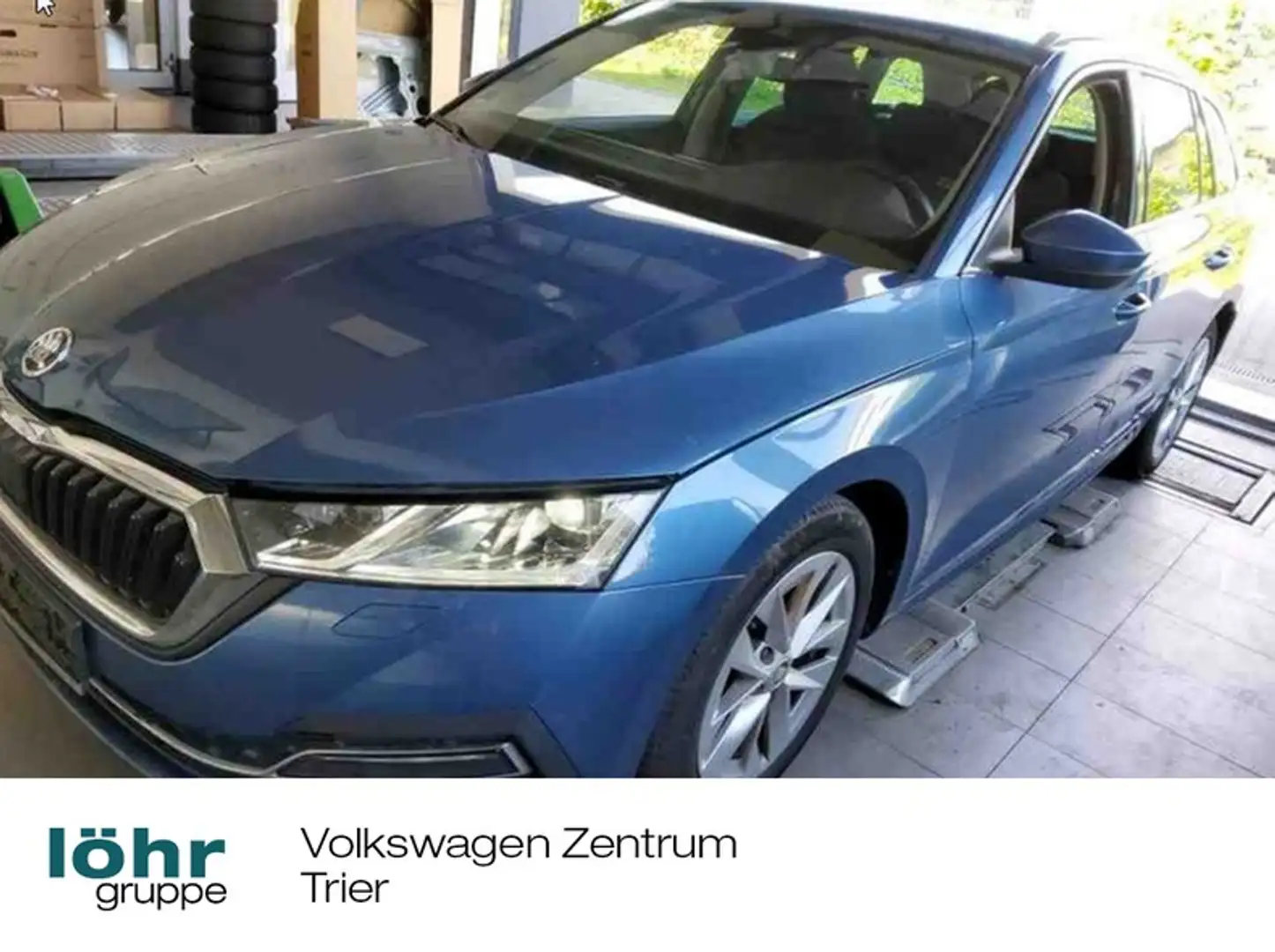 Skoda Octavia Combi 2.0 TDI DSG First Edition Navi Blau - 1