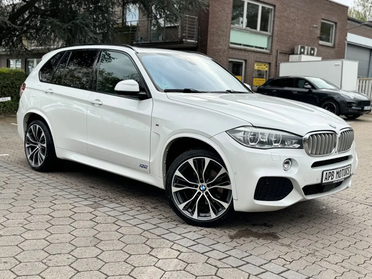 BMW X5 4.0d M SPORT STANDHZG. 360° ACC HUD PANO 21" Weiß - 1