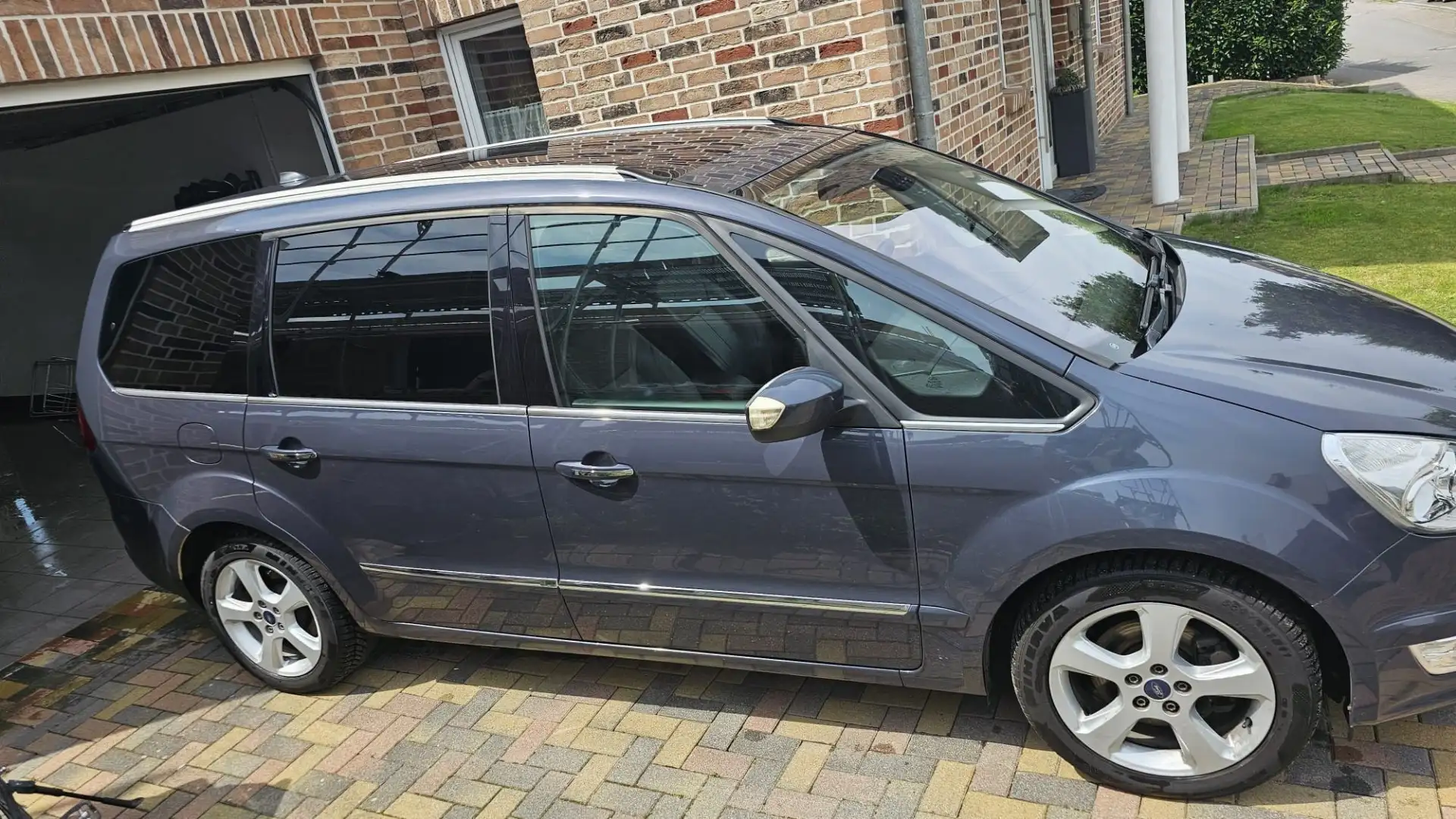 Ford Galaxy 2.0 TDCi DPF Aut. Business Edition Albastru - 2