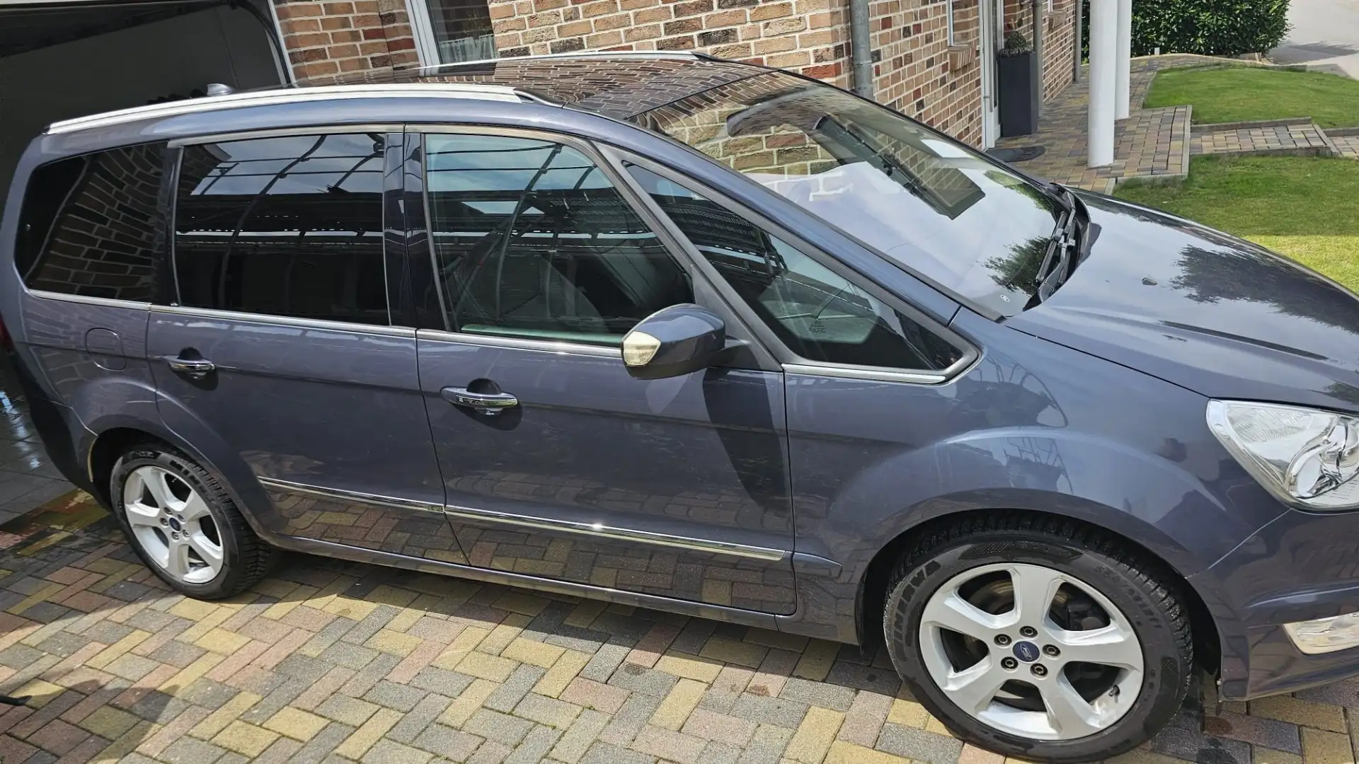 Ford Galaxy 2.0 TDCi DPF Aut. Business Edition Albastru - 1