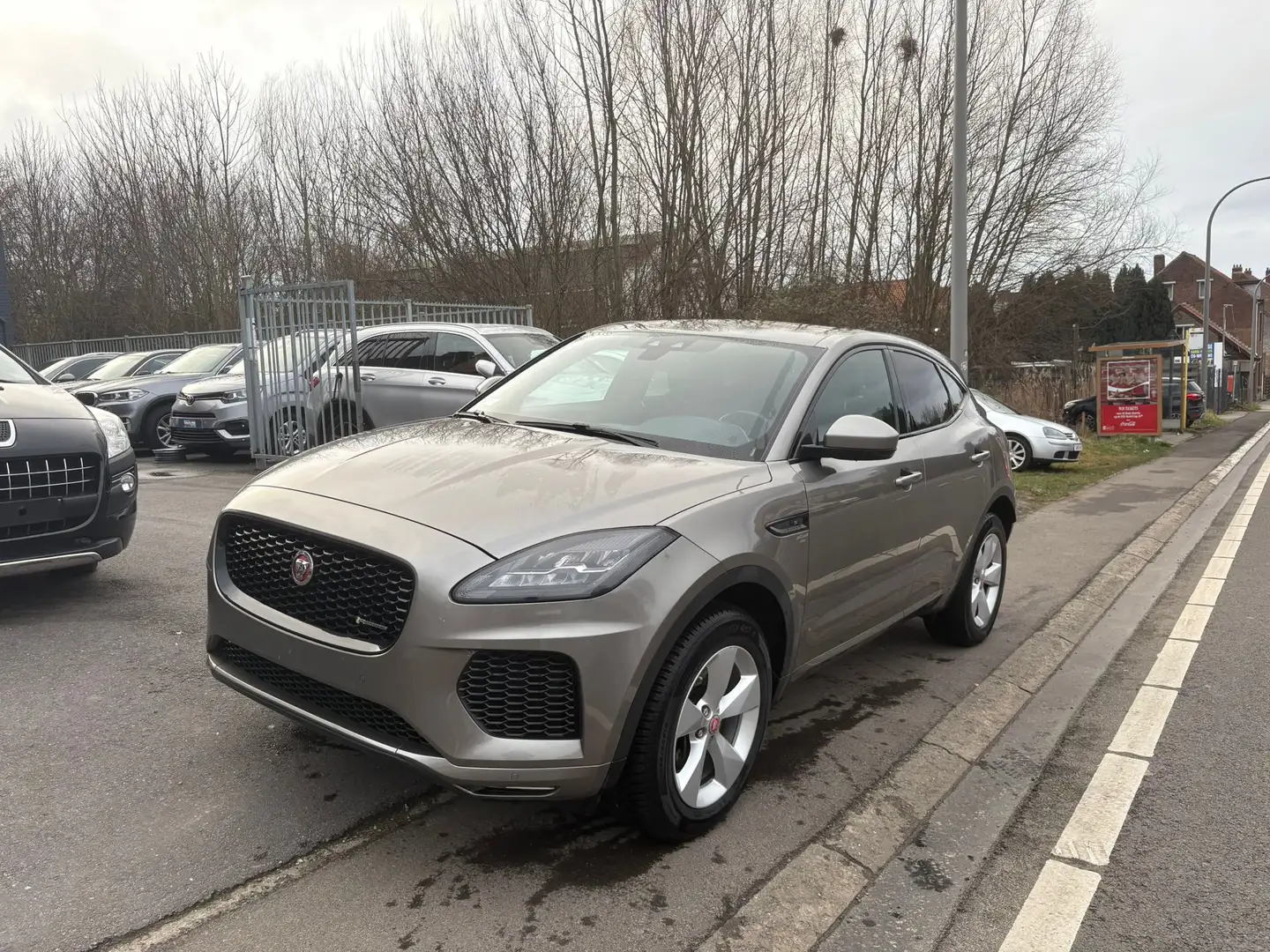 Jaguar E-Pace 2.0 T AWD R-Dynamic (EU6.2) * belge car-pass * Beige - 1