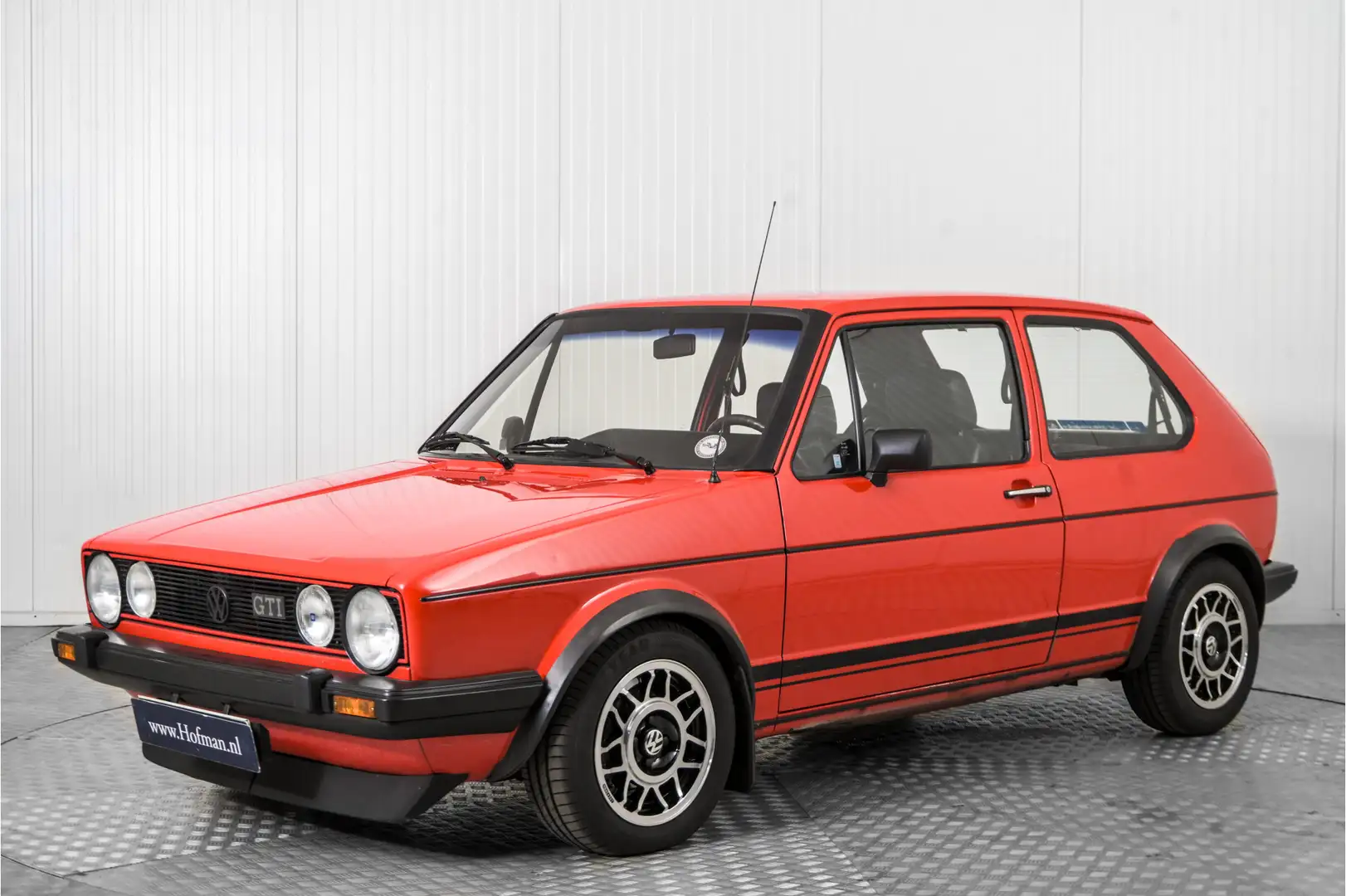 Volkswagen Golf GTI 1 1.8 Rot - 1