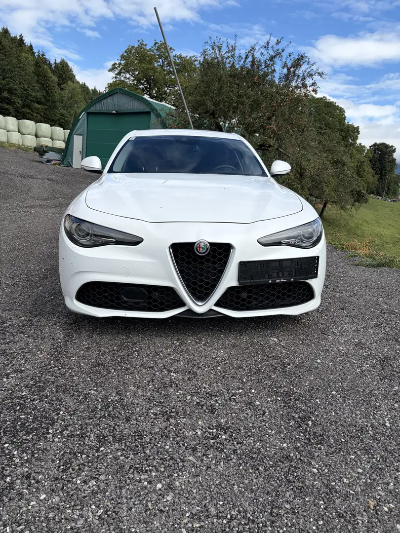 Alfa Romeo Giulia Veloce 2,2 210 AT AWD - 1
