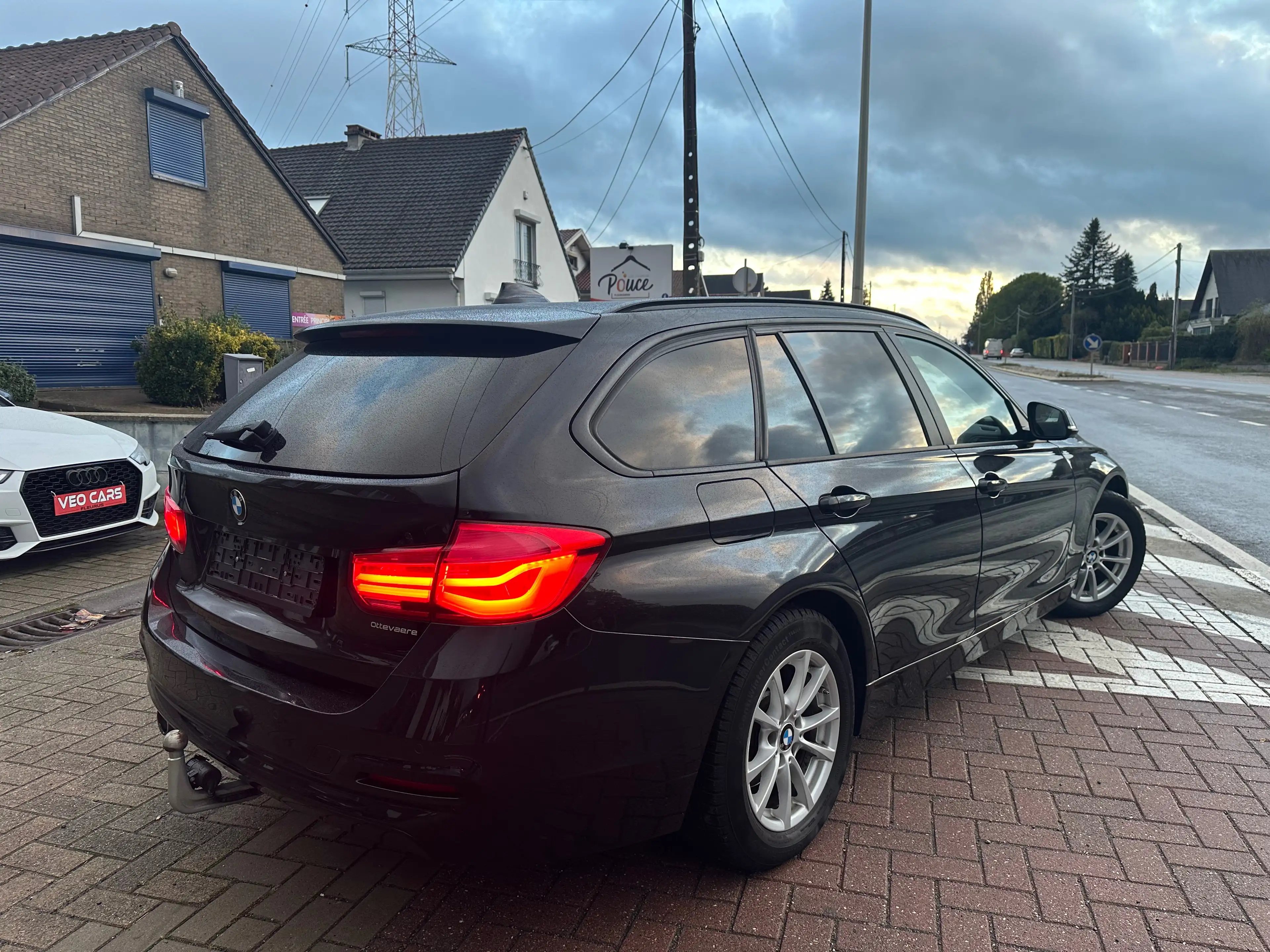 BMW 318 dA / GPS Cuir LED Capteurs Cruise Attache Rem. — photo 4