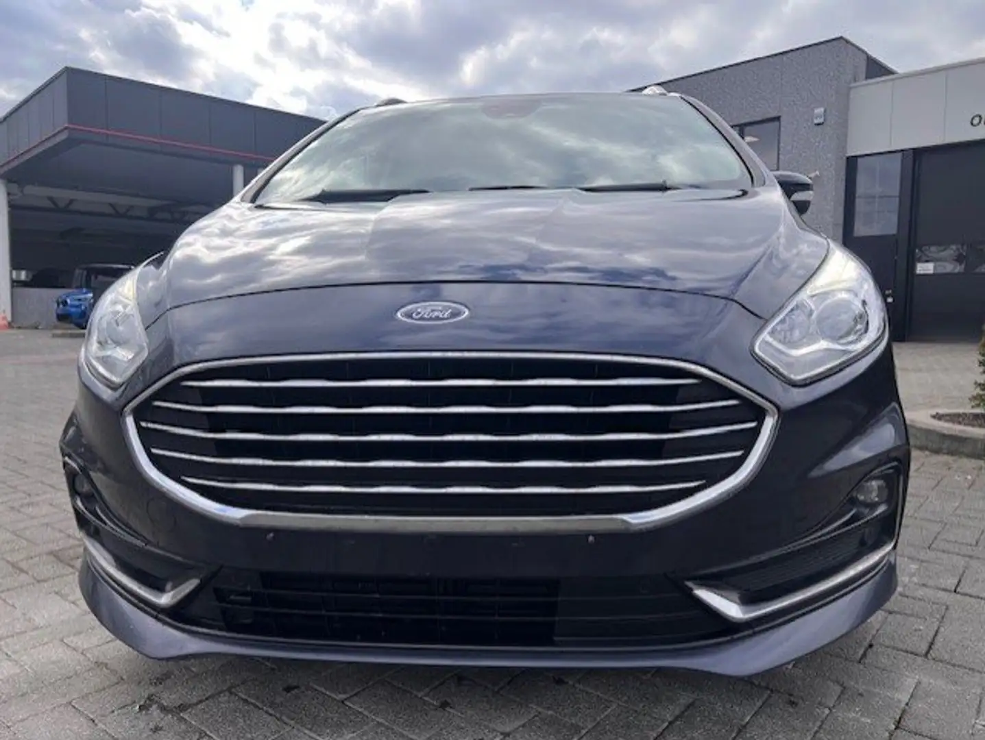 Ford Galaxy 2.0 TDCi Titanium Autom Pano/Camera 2020 Gris - 2