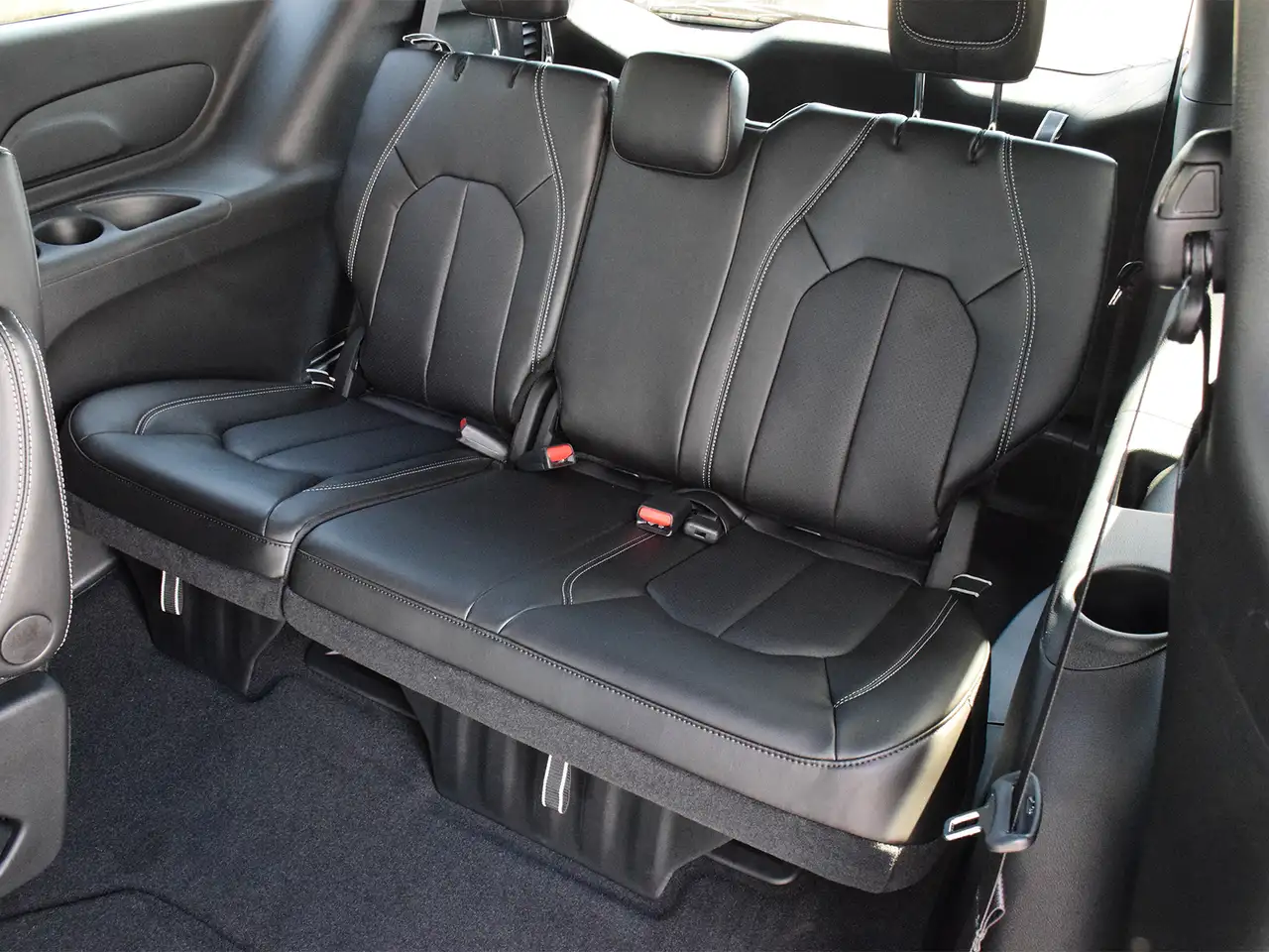 Chrysler Grand Caravan снимка Chrysler Grand Caravan