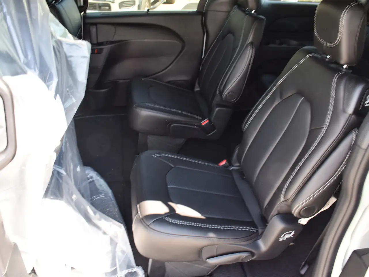 Chrysler Grand Caravan снимка Chrysler Grand Caravan