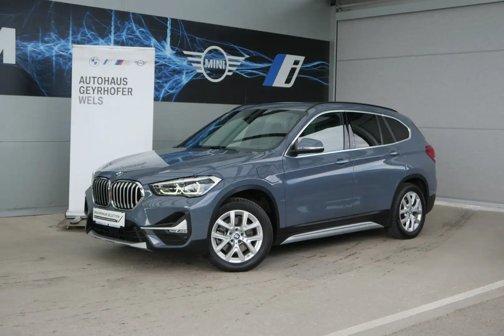 BMW X1 xDrive25e *X-Line/Memorysitz/RFK/Adapt. LED/Navi* Grau - 1