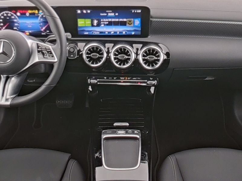 Mercedes-Benz CLA 180 PROGR-ADVA+ KEYLGO WINTER LED KAMERA DAB — photo 7