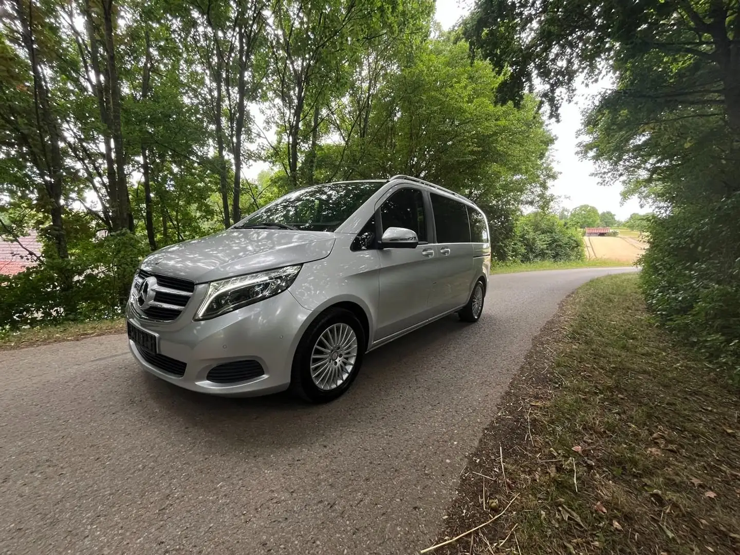 Mercedes-Benz V 220 V 220 d kompakt 7G-TRONIC SCORE Silber - 1