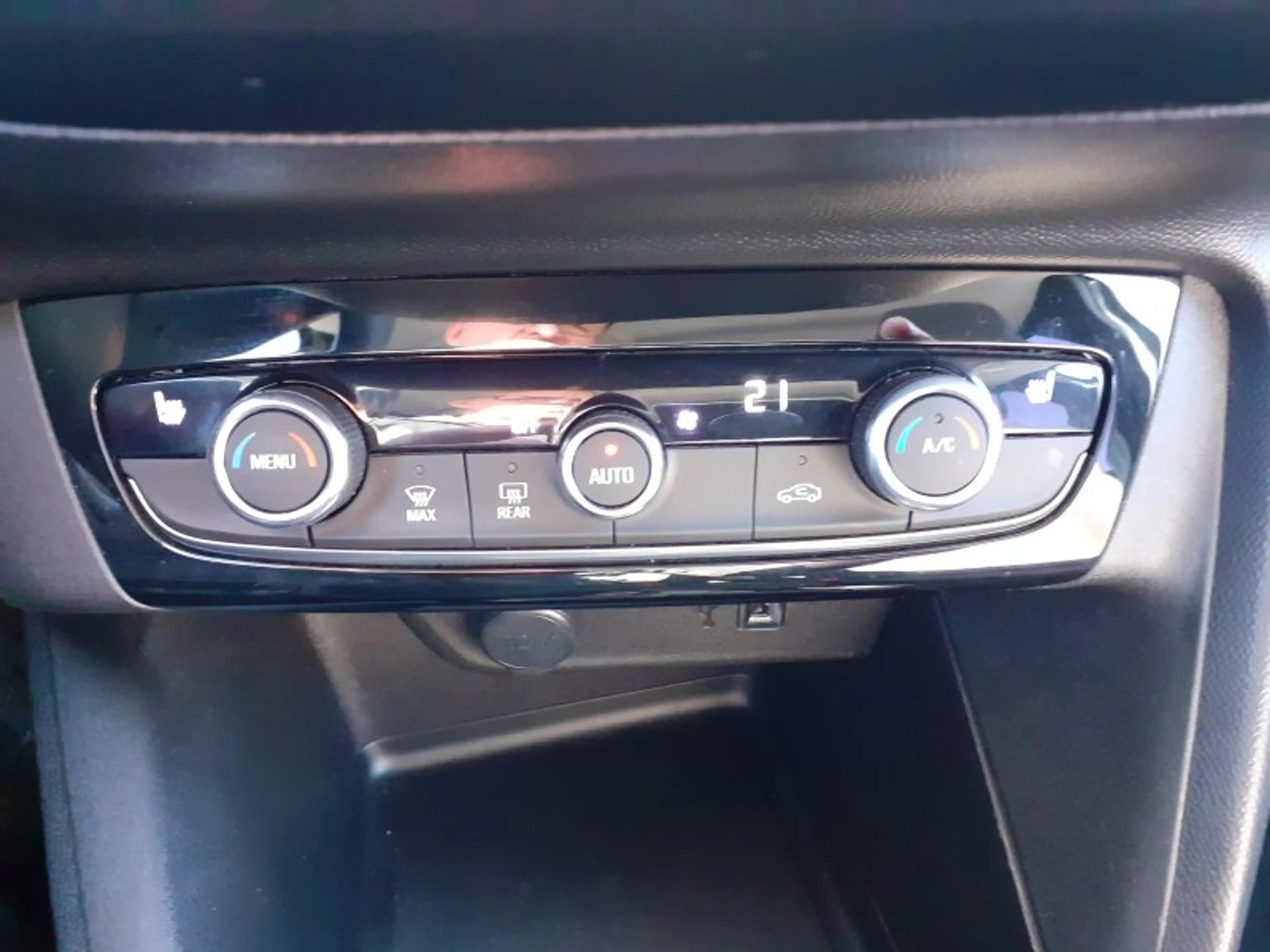 Opel Corsa-e -e Edition Navi SHZ EPH — photo 11