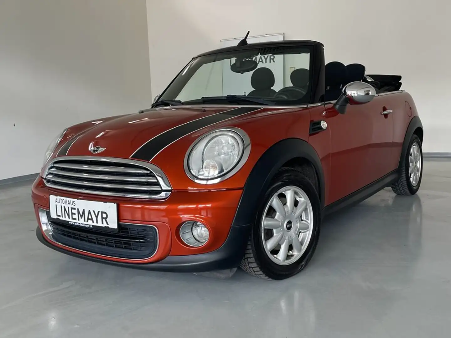 MINI One Cabrio Orange - 1