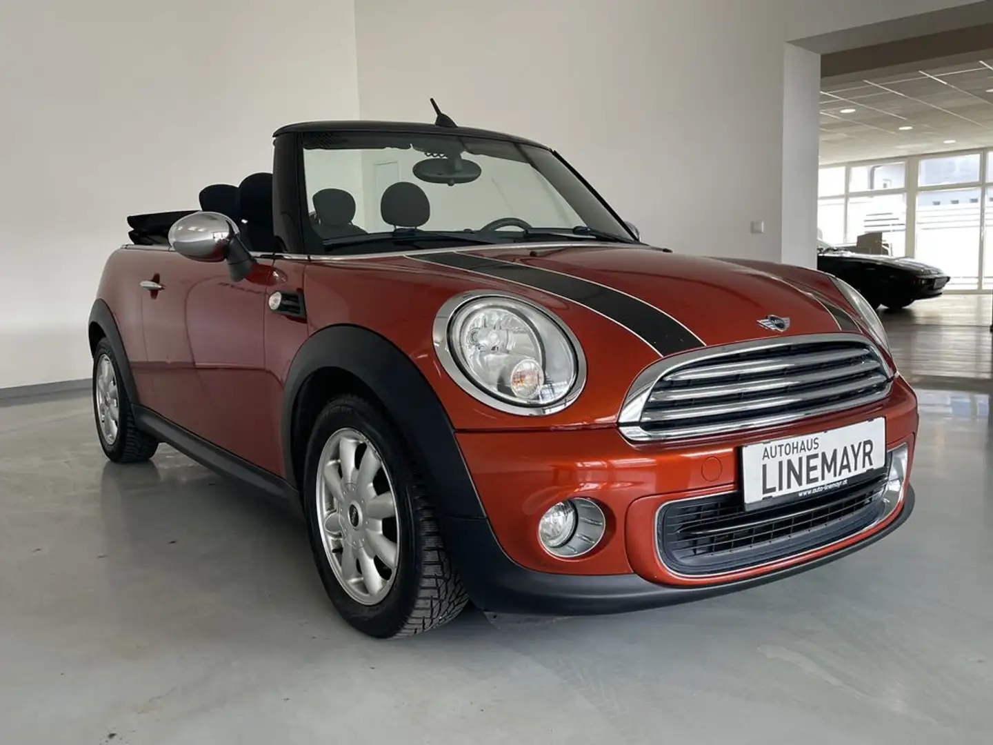 MINI One Cabrio Orange - 2