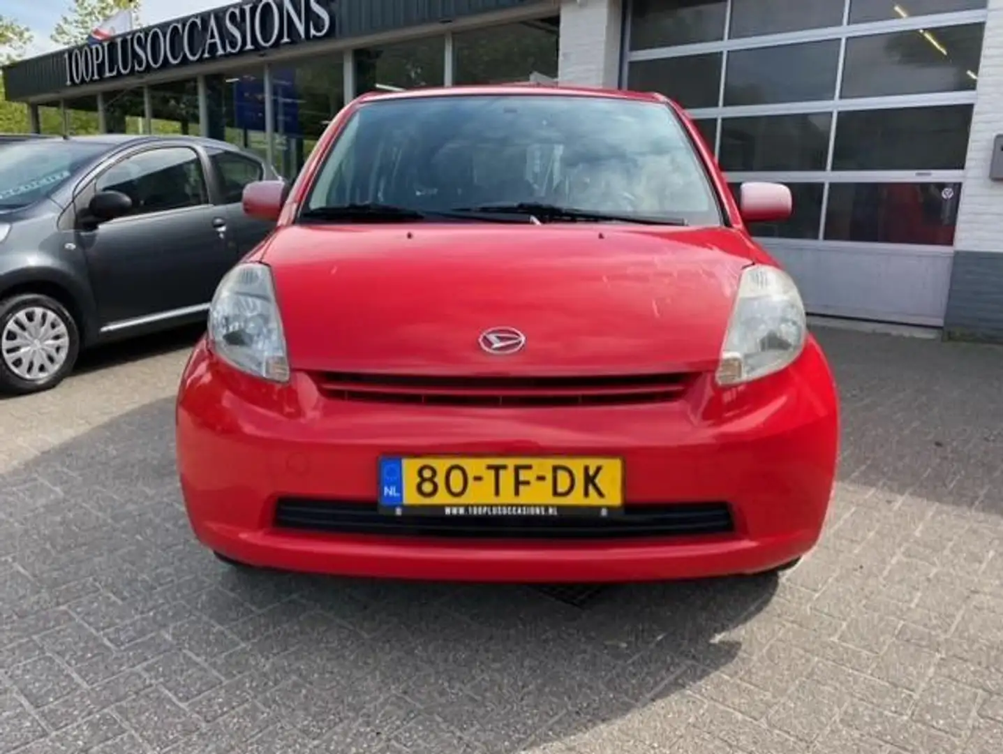 Daihatsu Sirion 2 1.0-12V Trend. Rojo - 2
