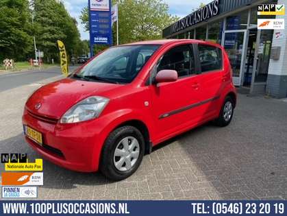 Daihatsu Sirion 2 1.0-12V Trend.