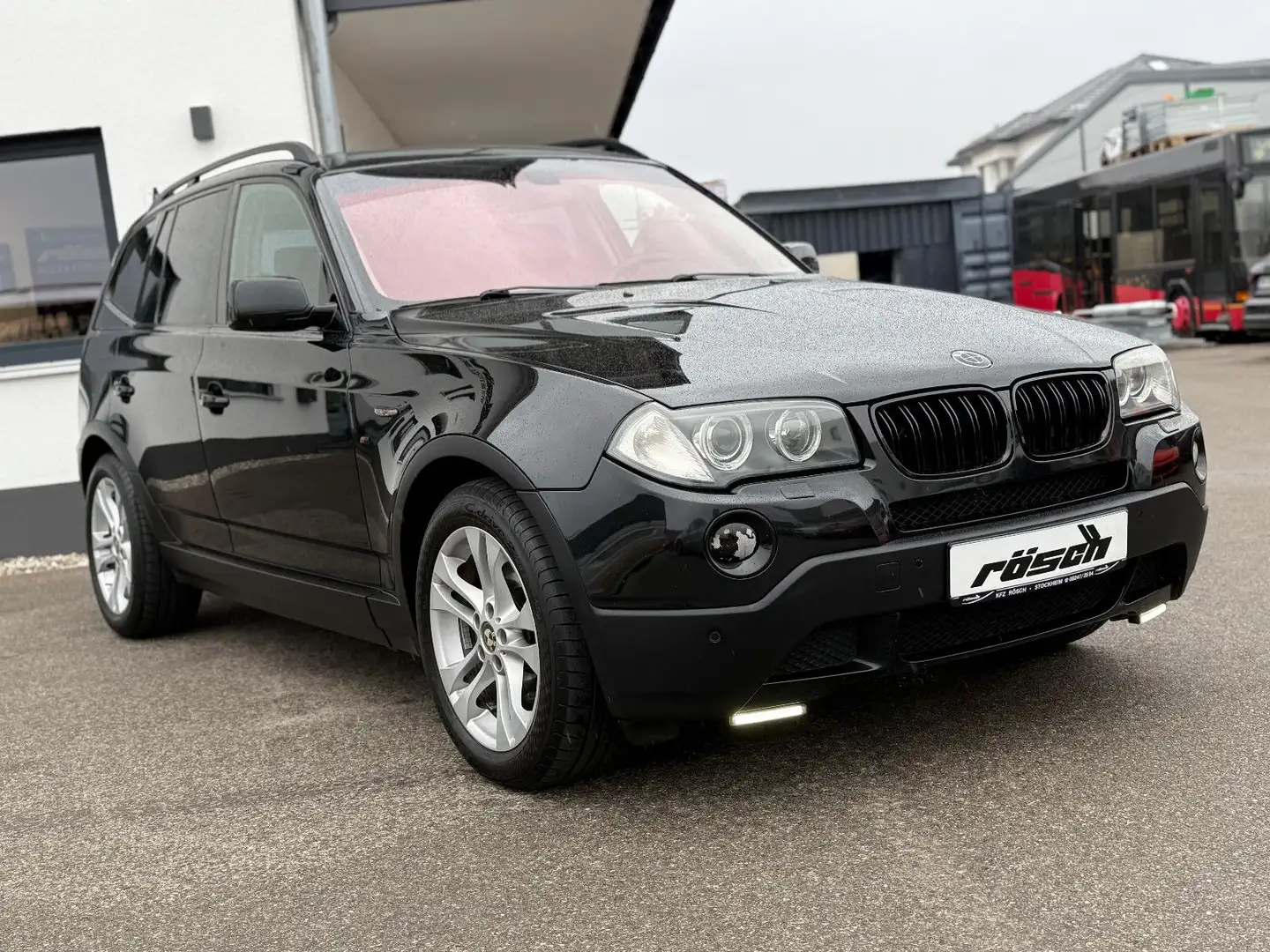BMW X3 3,0L  elektr. SITZ NAVI PDC MULTI SITZHEIZUNG Černá - 1