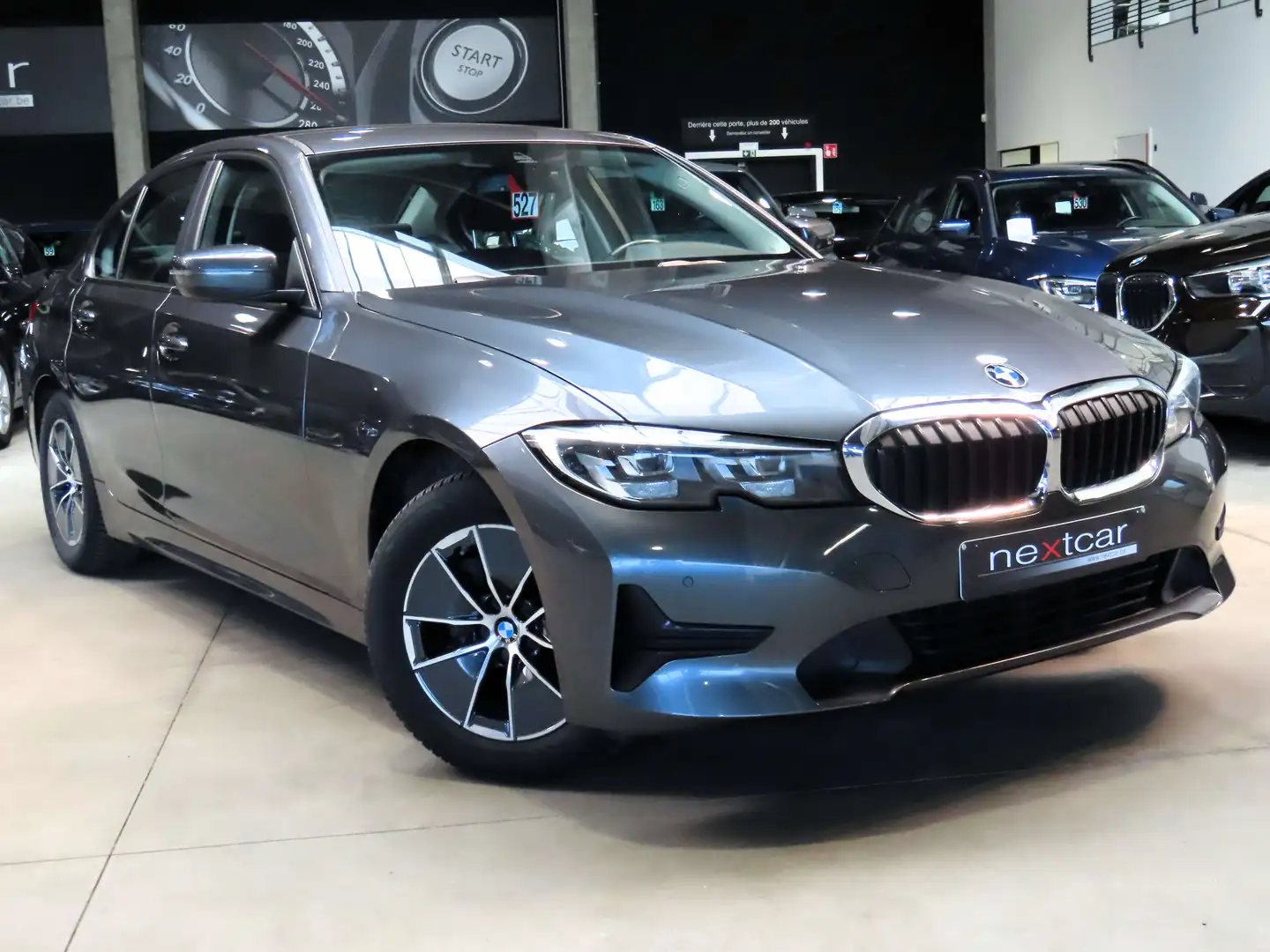 BMW 318 dA Berline G20 *CUIR-LED-NAVI-PARKING AV\u0026AR* Gris - 2