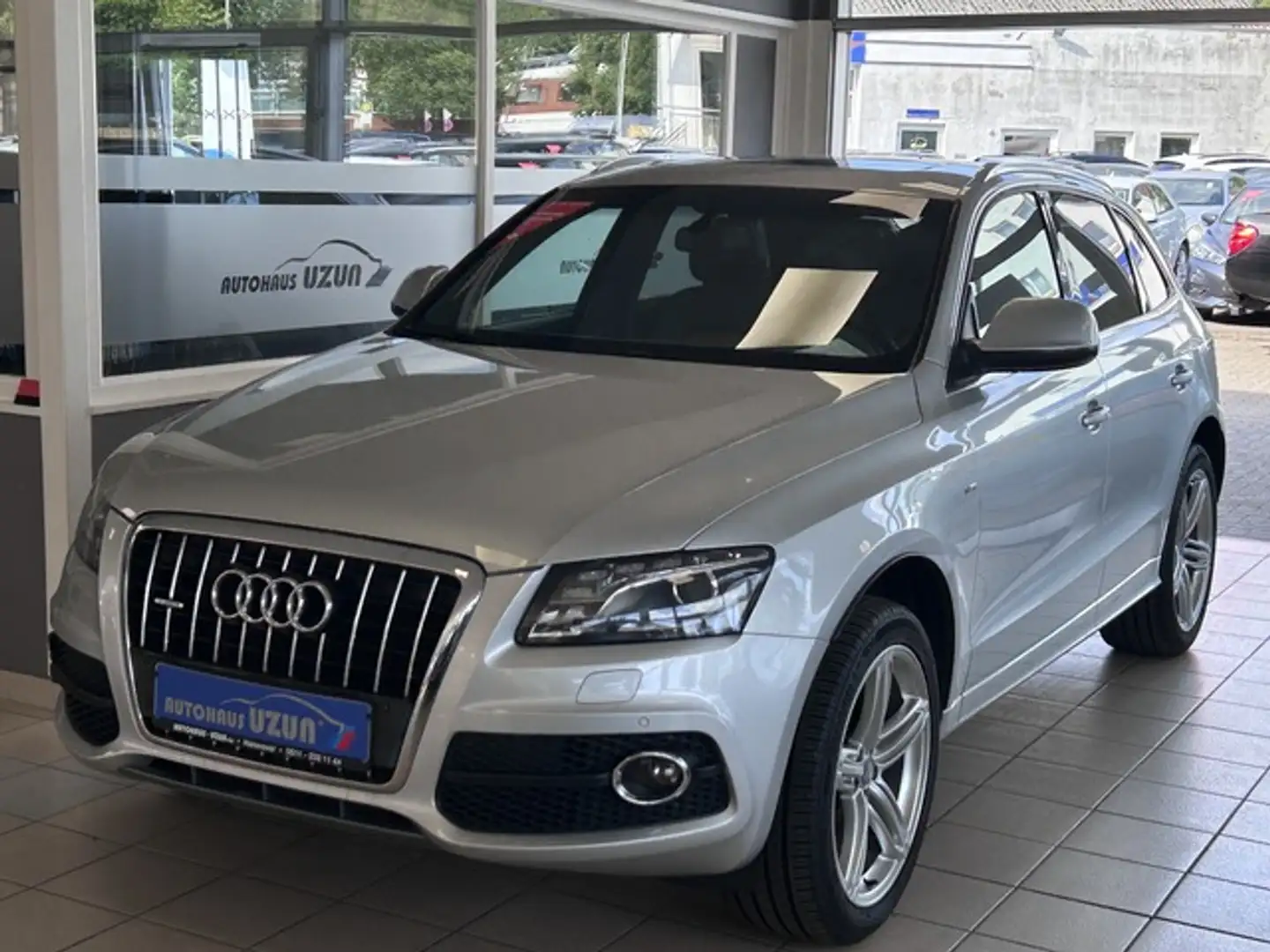Audi Q5 3.0 TDI quattro S-line Aut Leder Panorama AHK Argent - 1