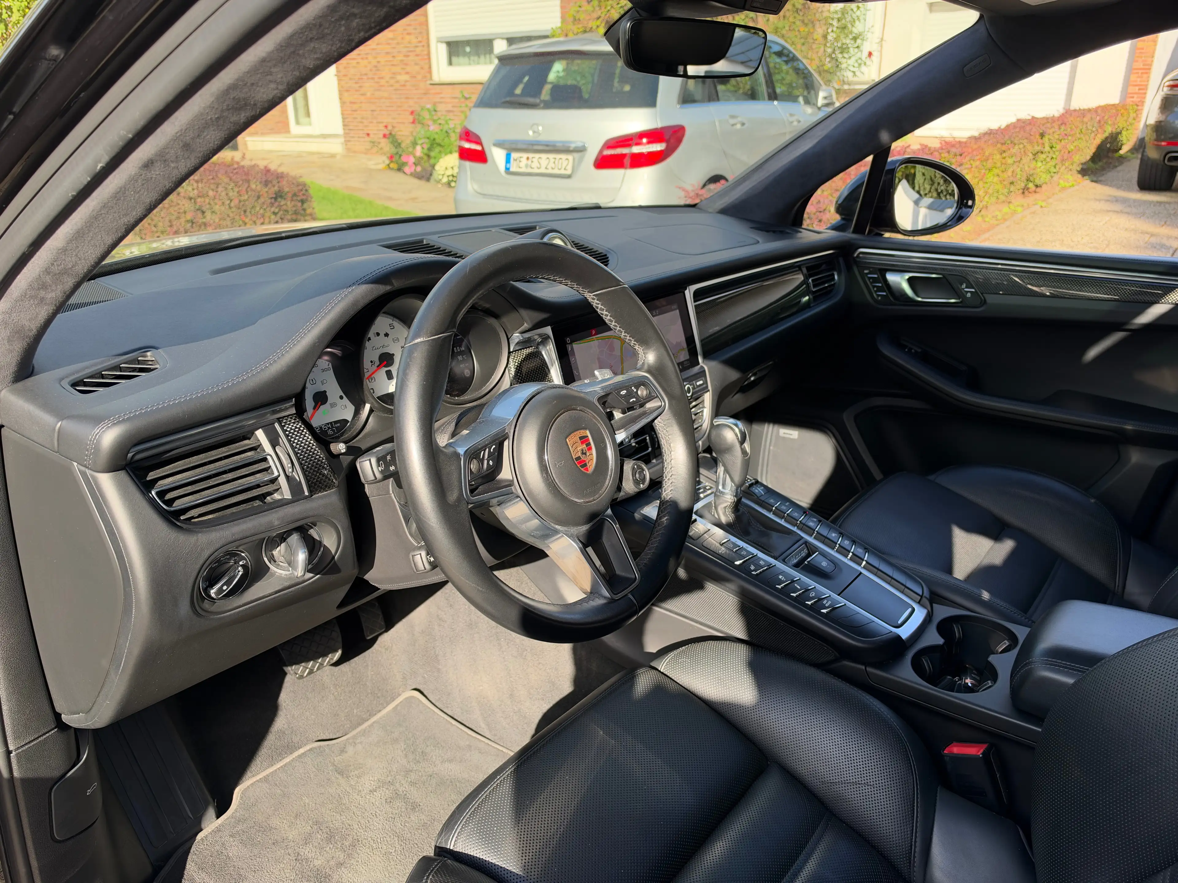 Porsche Macan Turbo PANORAMA LUFT CHRONO BOSE APPROVED 02/2027 — photo 15