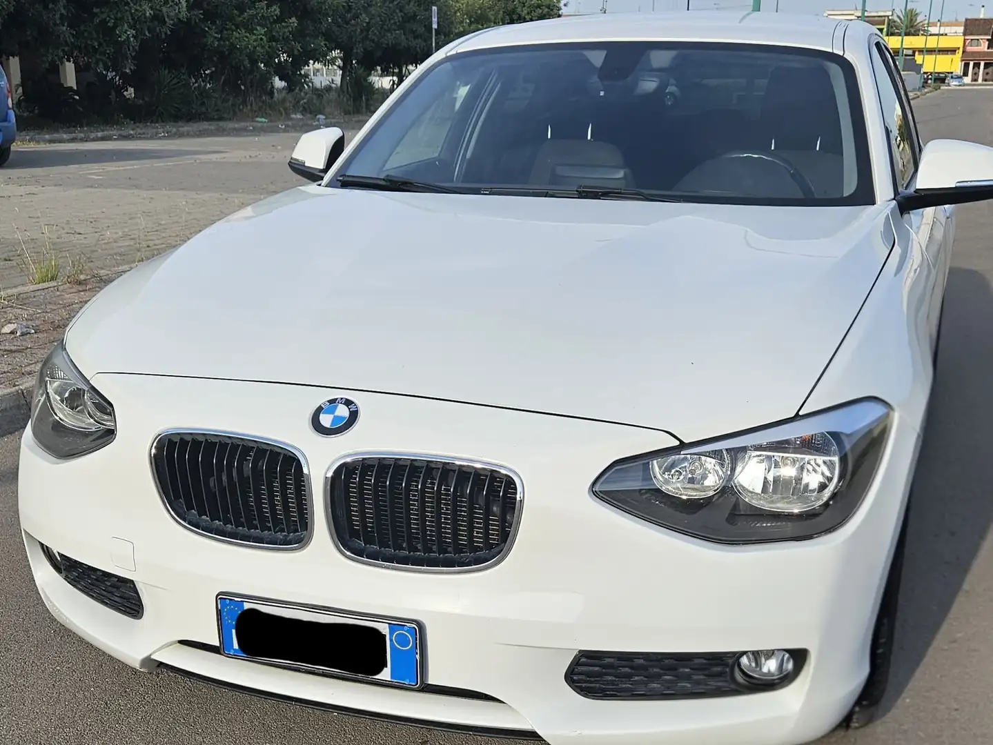 BMW 114 114d 5p Urban Wit - 1