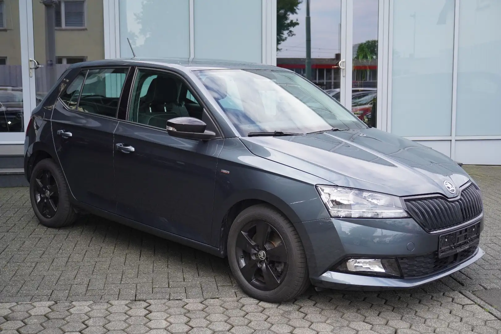 Skoda Fabia Drive 125 Best Automatik/Apple+Andro/WR+SR Grijs - 1