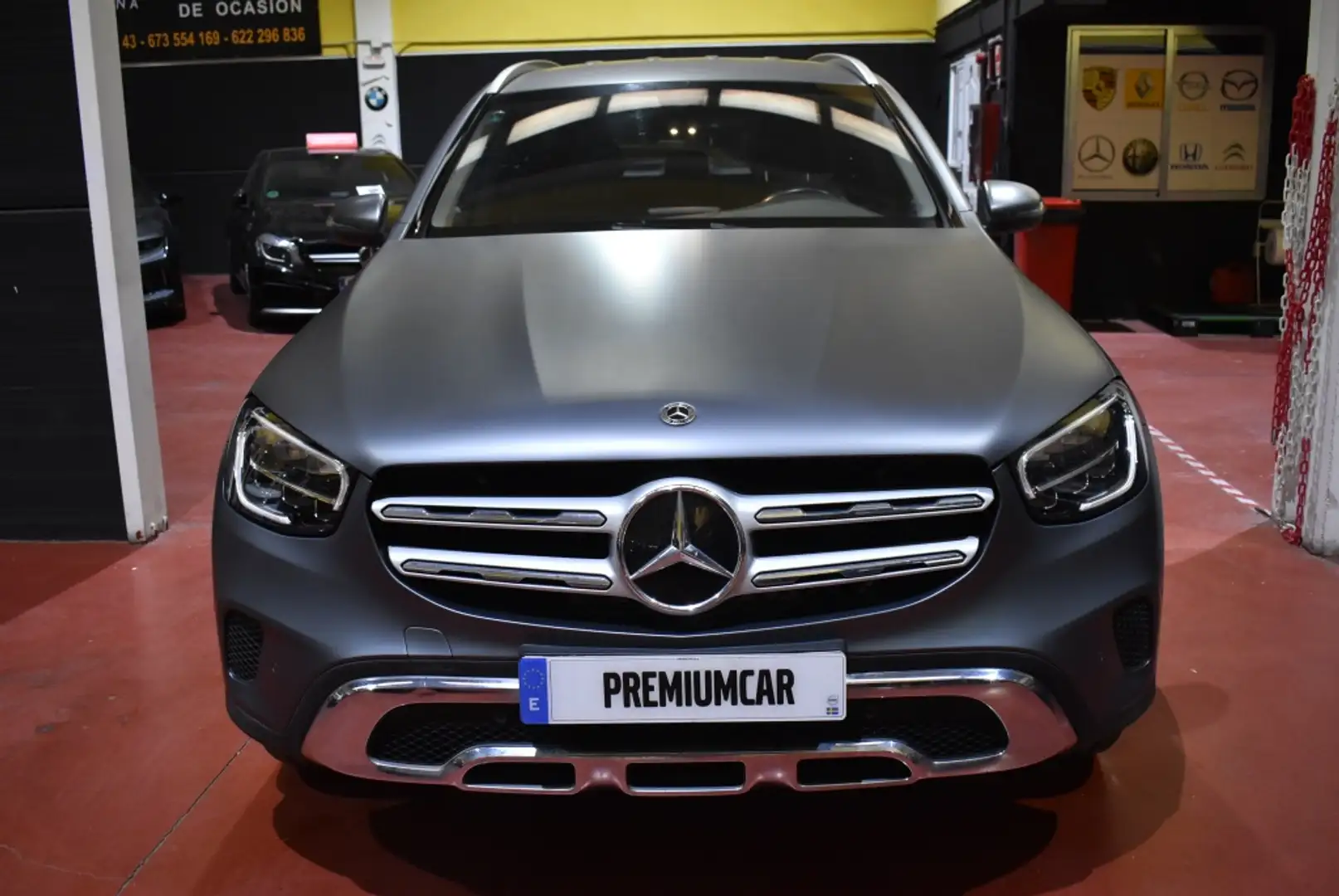 Mercedes-Benz GLC 300 300e 4Matic 9G-Tronic Gris - 2