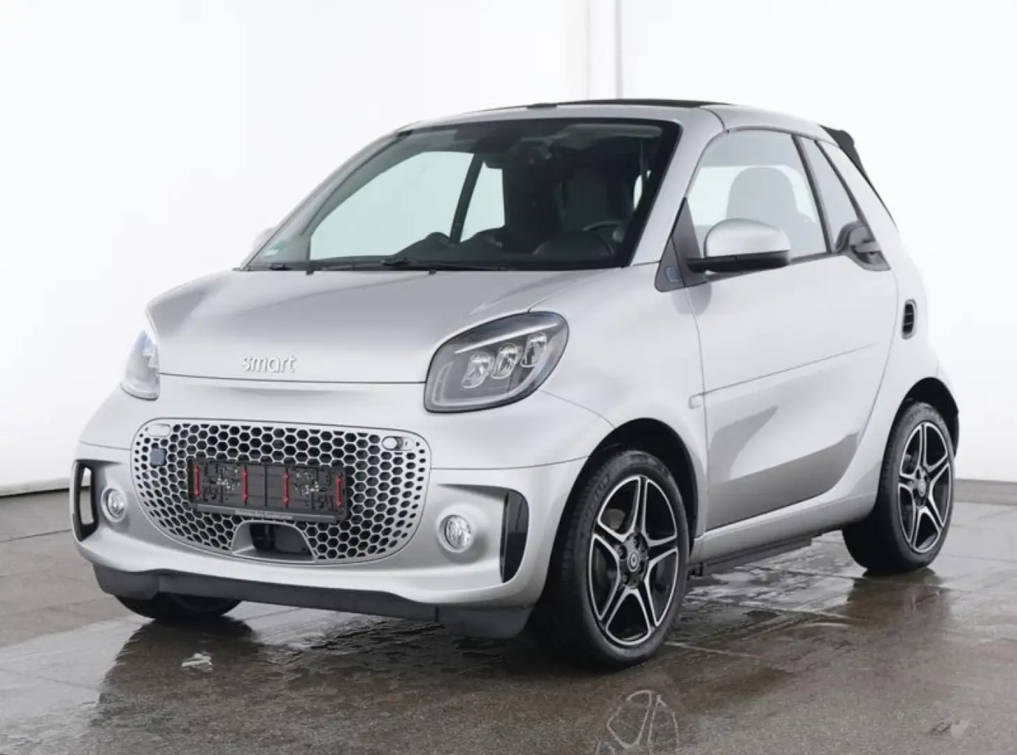 smart forTwo EQ cabrio pulse EXCLUSIVE:SPORTLICH+OFFEN Silber - 1