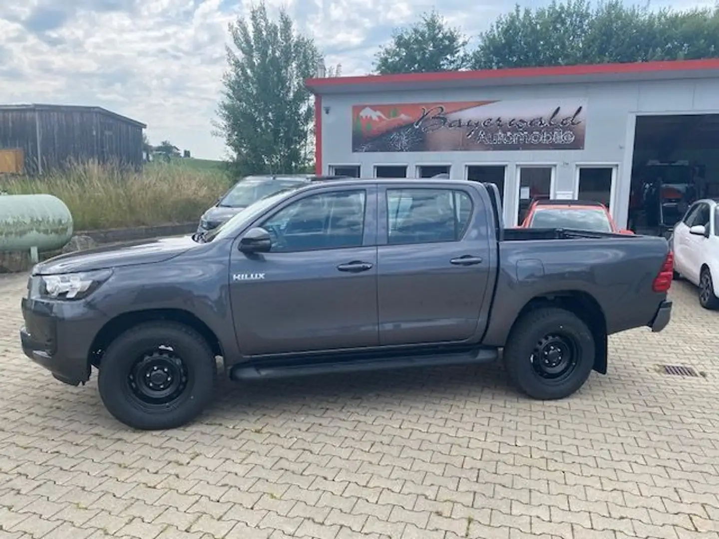 Toyota Hilux 2,8 Double Cab 4X4 APPLECAR SHZ ACC sofort Gris - 2
