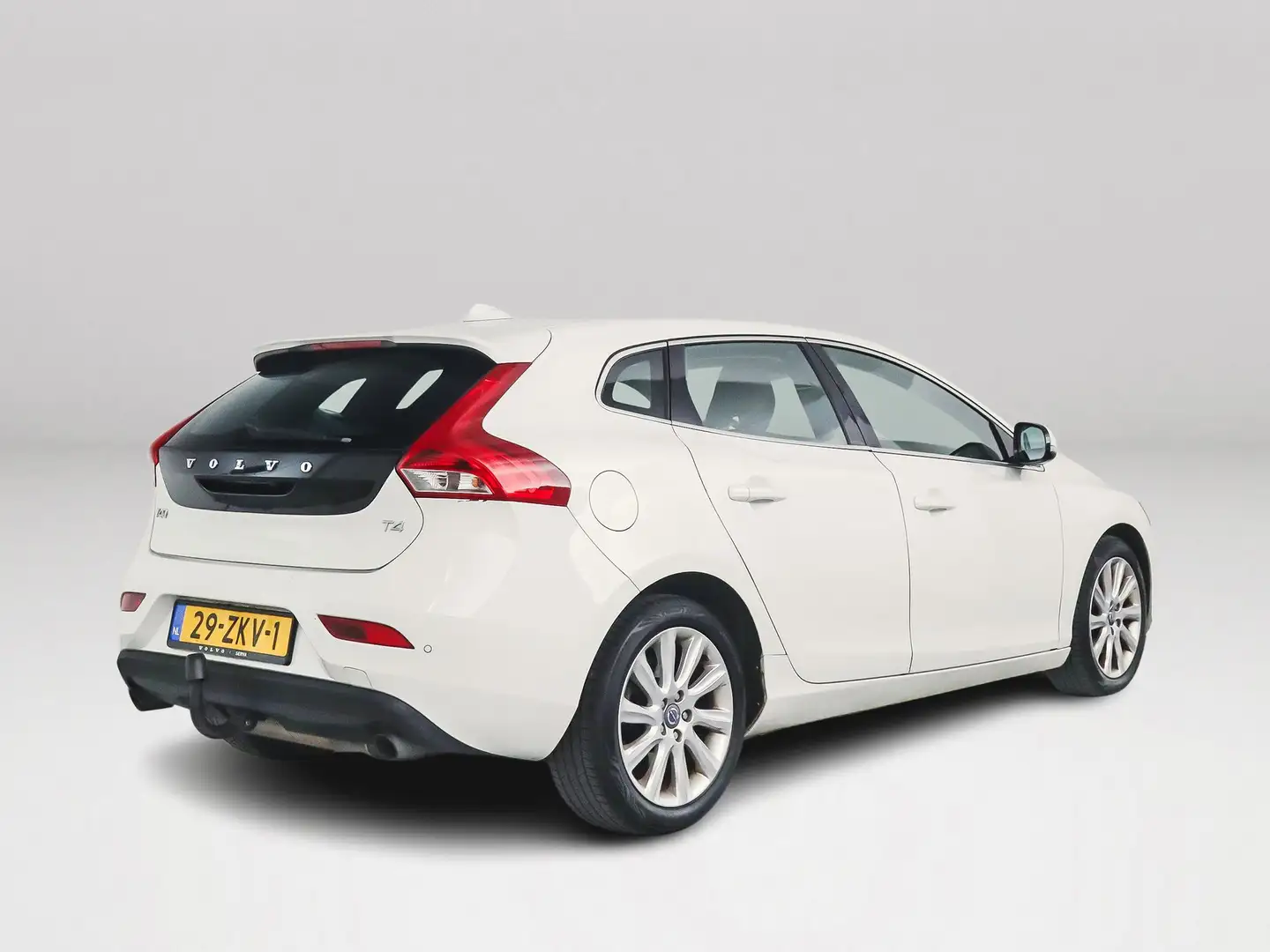 Volvo V40 T4 Momentum | Trekhaak | Parkeercamera Wit - 2