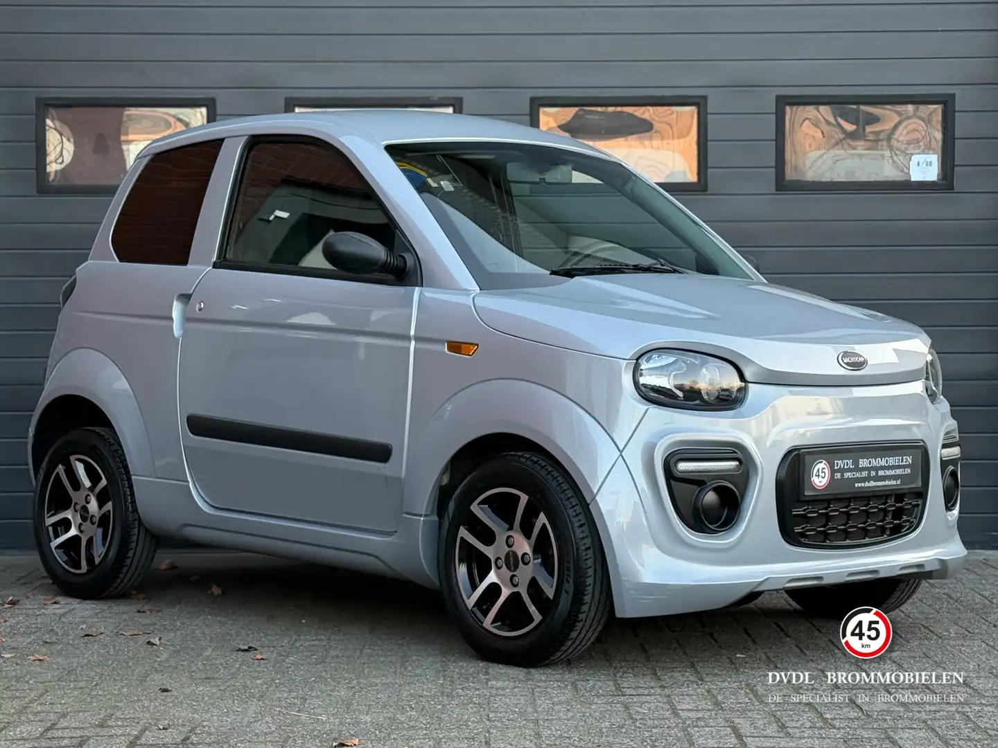 Microcar M.Go Must DCI Brommobiel AIRCO 2020 1eig 22dkm ZGAN Silber - 2