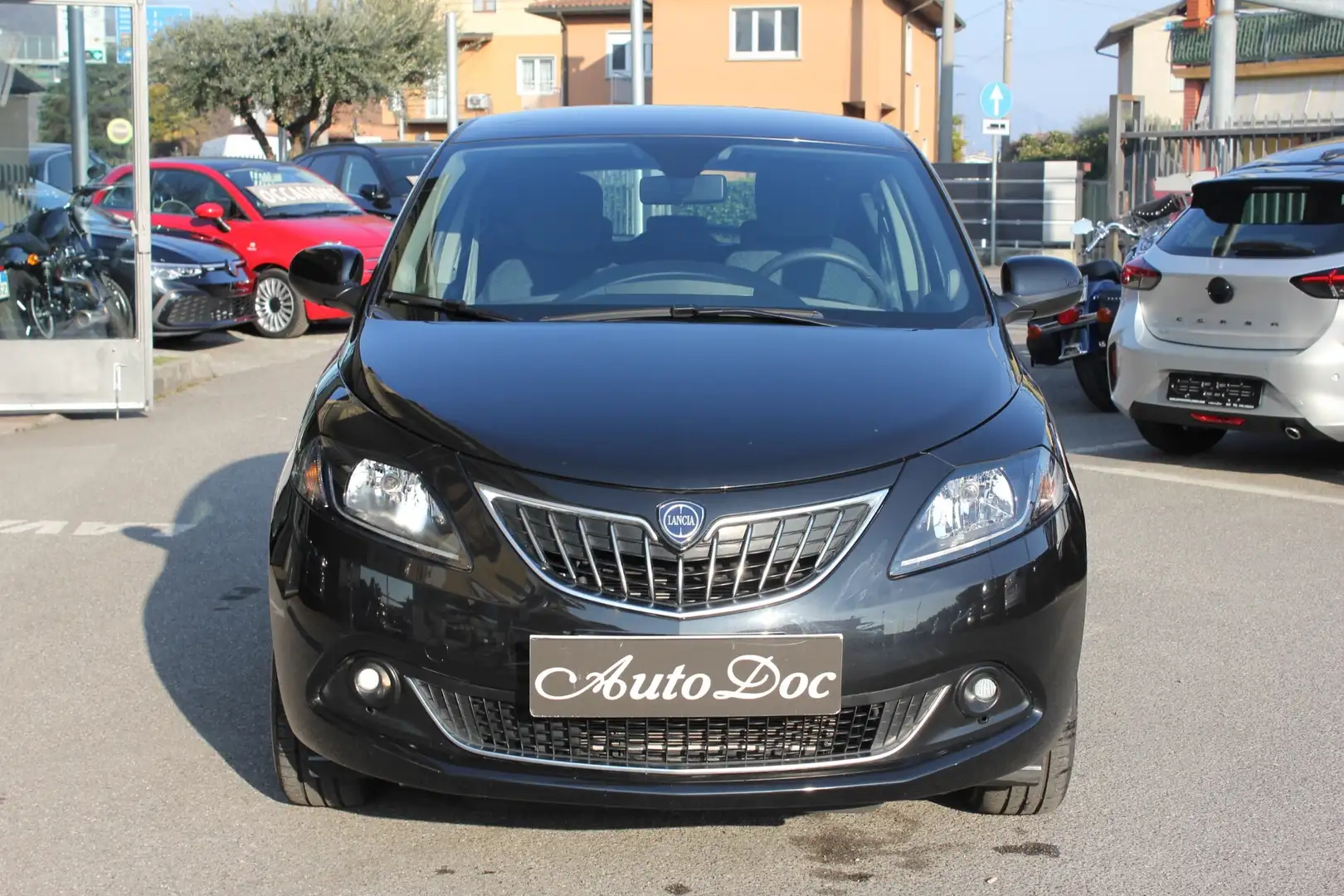 Lancia Ypsilon 1.0 FireFly 5 porte S&S Hybryd Gold Negro - 2