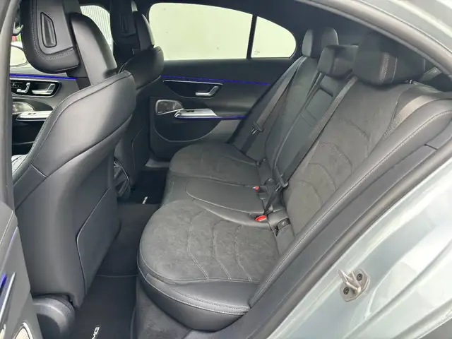 Mercedes-Benz E 300 e 4MATIC Limousine mit EQ ÖE Ansicht 9